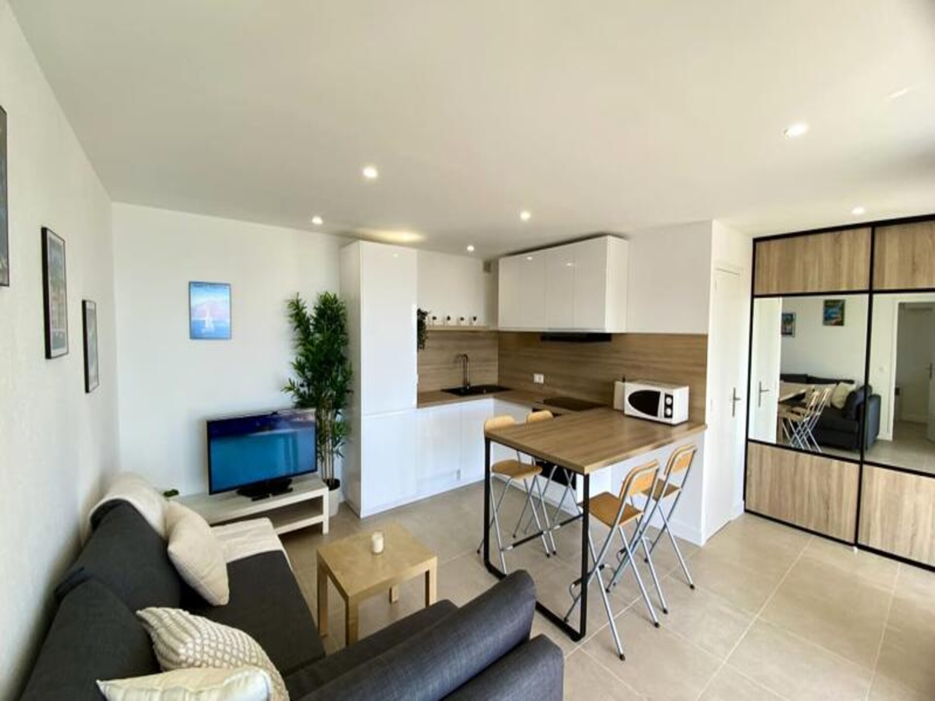 Licht appartement met terras en zeezicht op de heuvel van Aiguebelle - foto 19