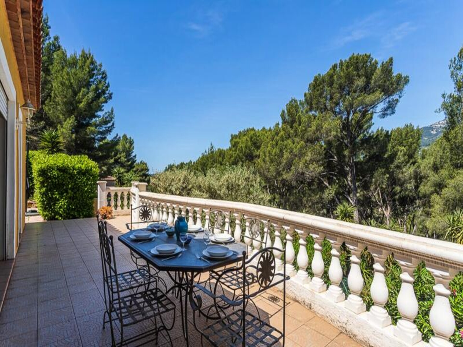 Villa De L'uba: Ruim appartement voor 10 in het groene Toulon - foto 9