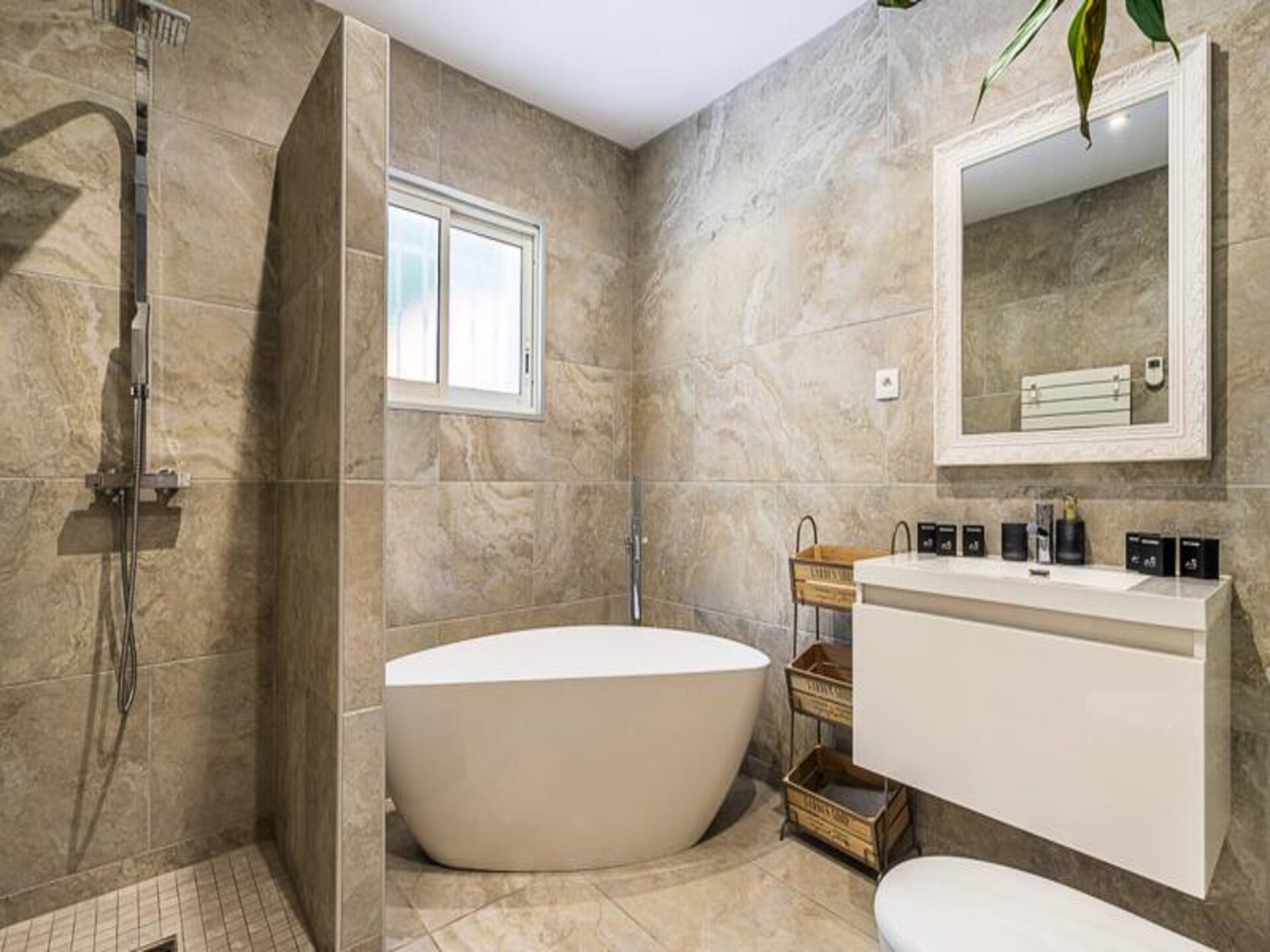 Villa De L'uba: Ruim appartement voor 10 in het groene Toulon - foto 13