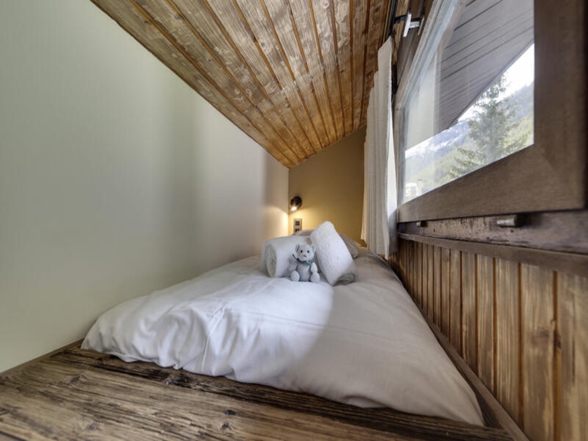 Authentiek 3-slaapkamer appartement in autovrije wijk Rogoney, Val d'Isère - foto 11