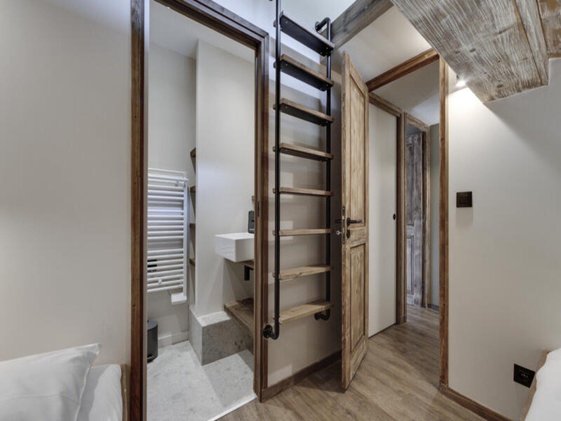 Authentiek 3-slaapkamer appartement in autovrije wijk Rogoney, Val d'Isère - foto 12