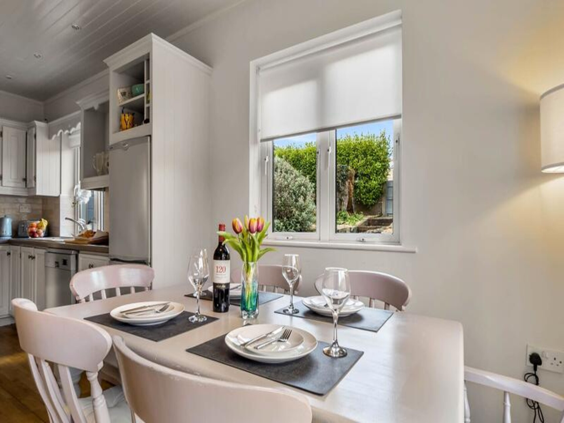 Ruim 3-slaapkamer appartement in hartje Clifden met privétuin - foto 7