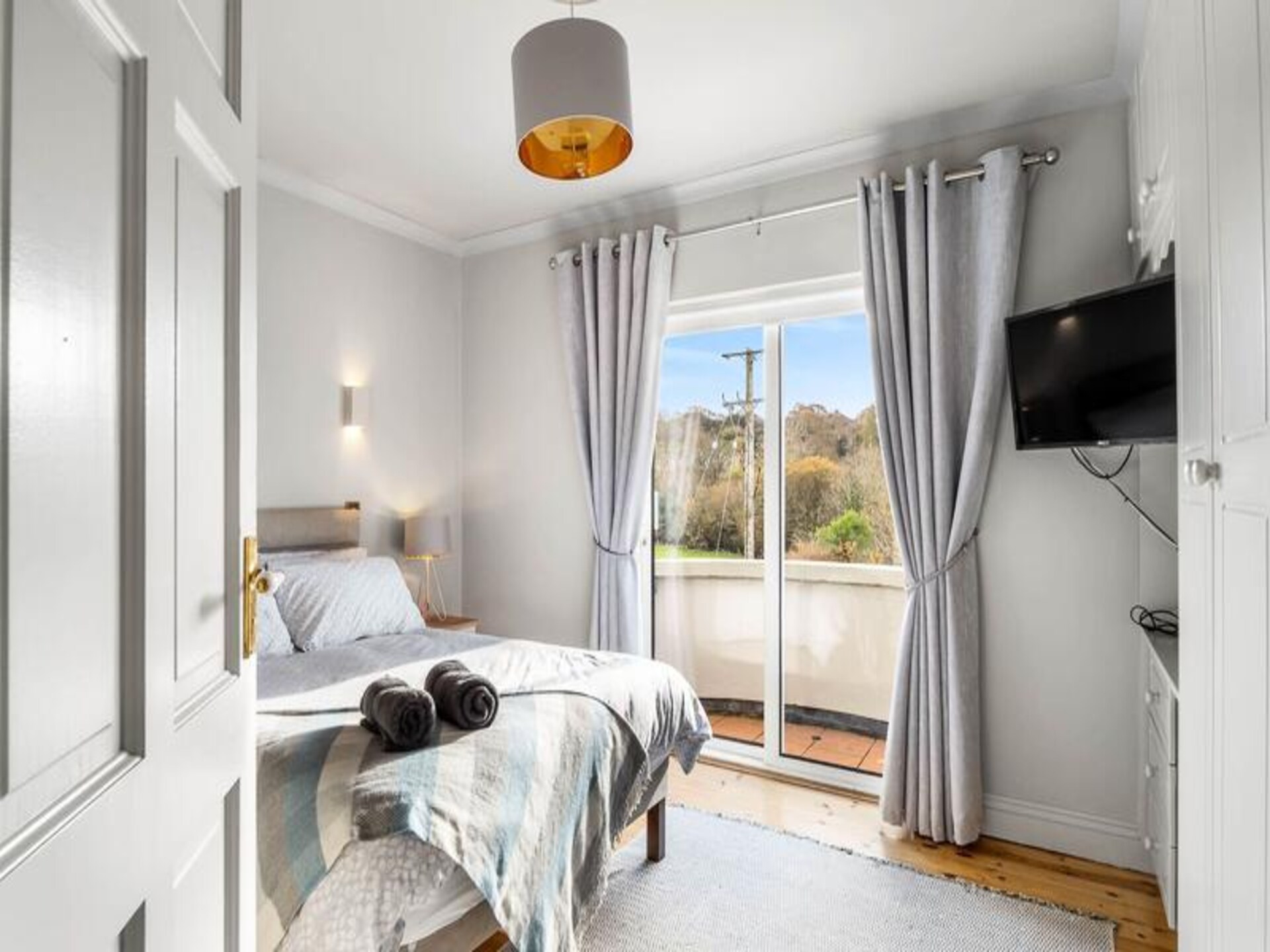 Ruim 3-slaapkamer appartement in hartje Clifden met privétuin - foto 15