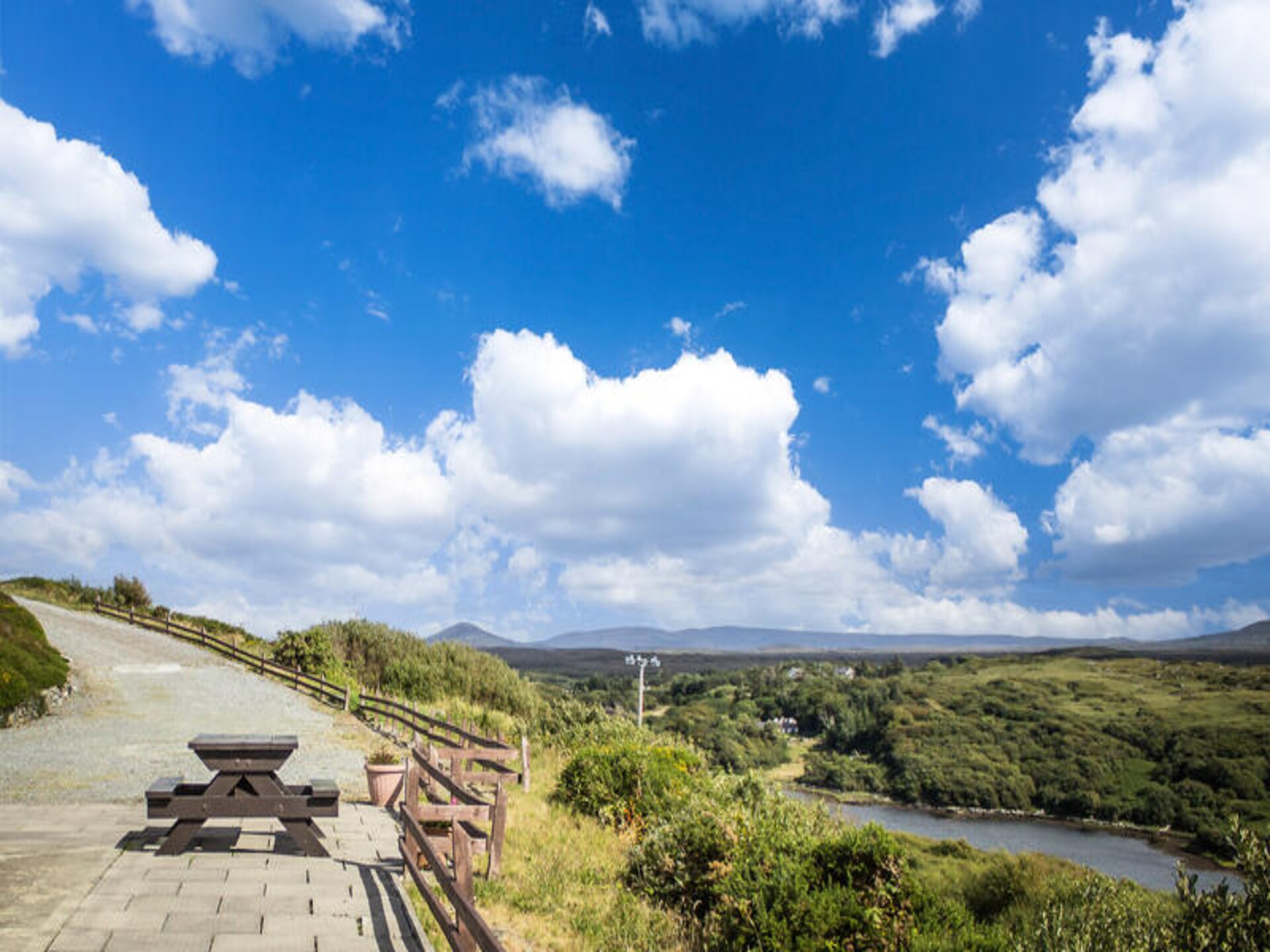 Ruim appartement in Clifden met panoramisch uitzicht op zee en Connemara - foto 30