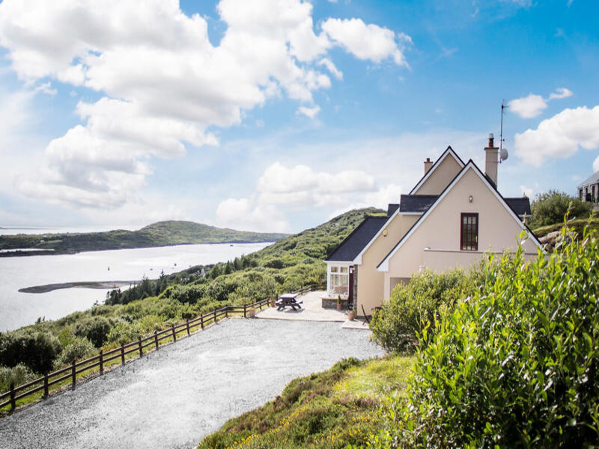Ruim appartement in Clifden met panoramisch uitzicht op zee en Connemara - foto 34