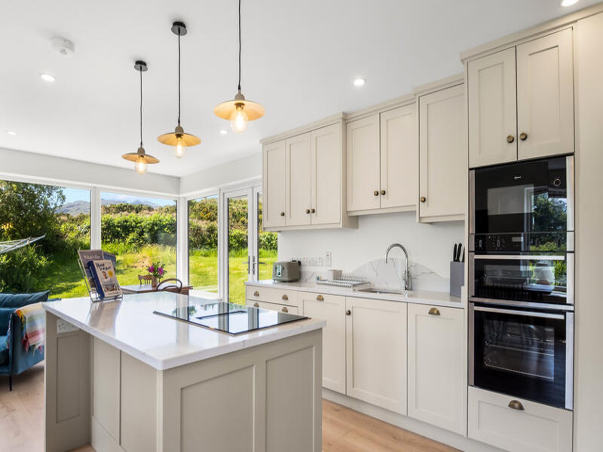 Knus kusthuis voor 8 in Roundstone, Connemara met tuin - foto 3