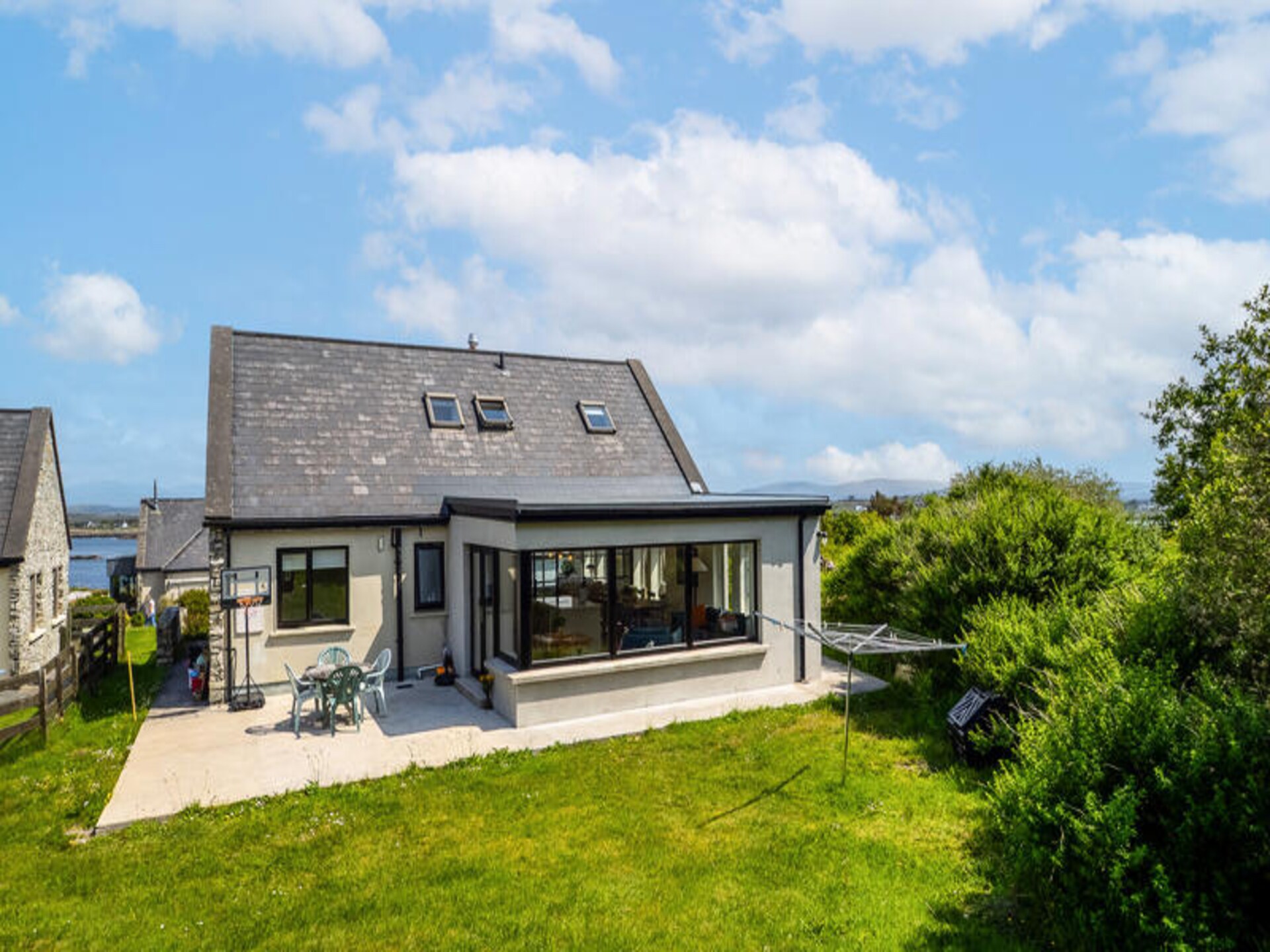 Knus kusthuis voor 8 in Roundstone, Connemara met tuin - foto 32