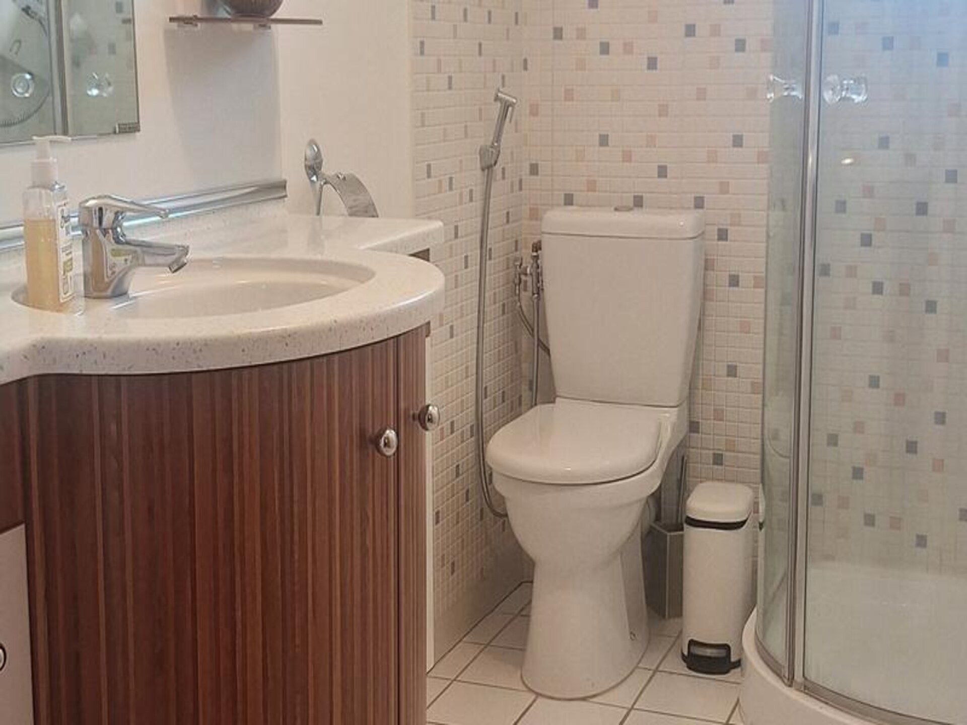 Ruim appartement met 4 slaapkamers, tuin en zwembad in Saint-Raphaël - foto 13