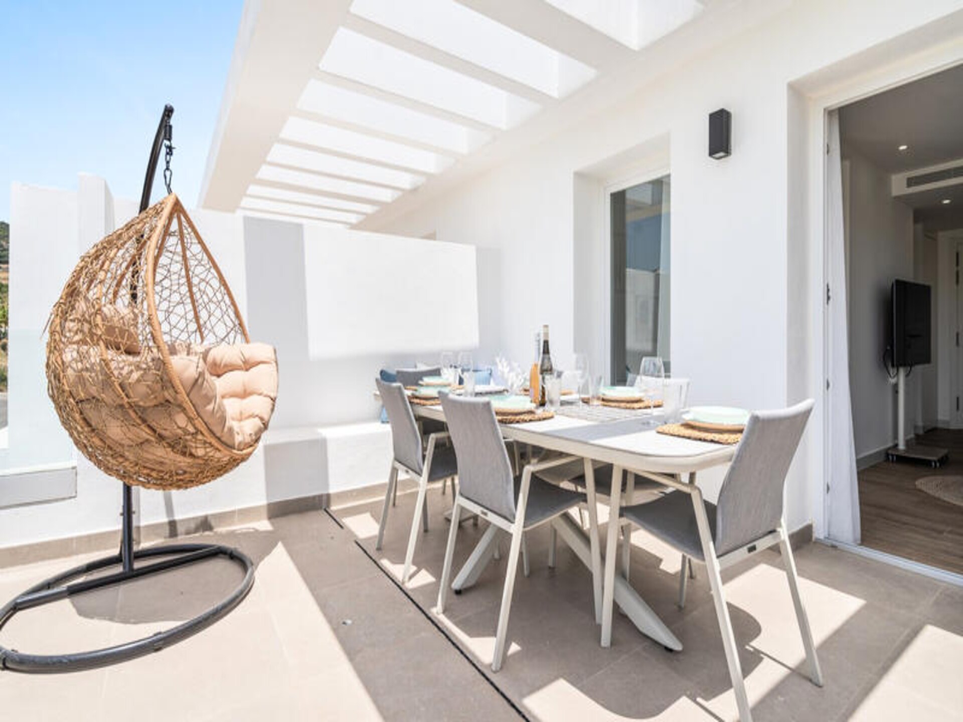 Modern appartement aan kristalheldere lagune bij Casares, vlakbij Estepona - foto 3