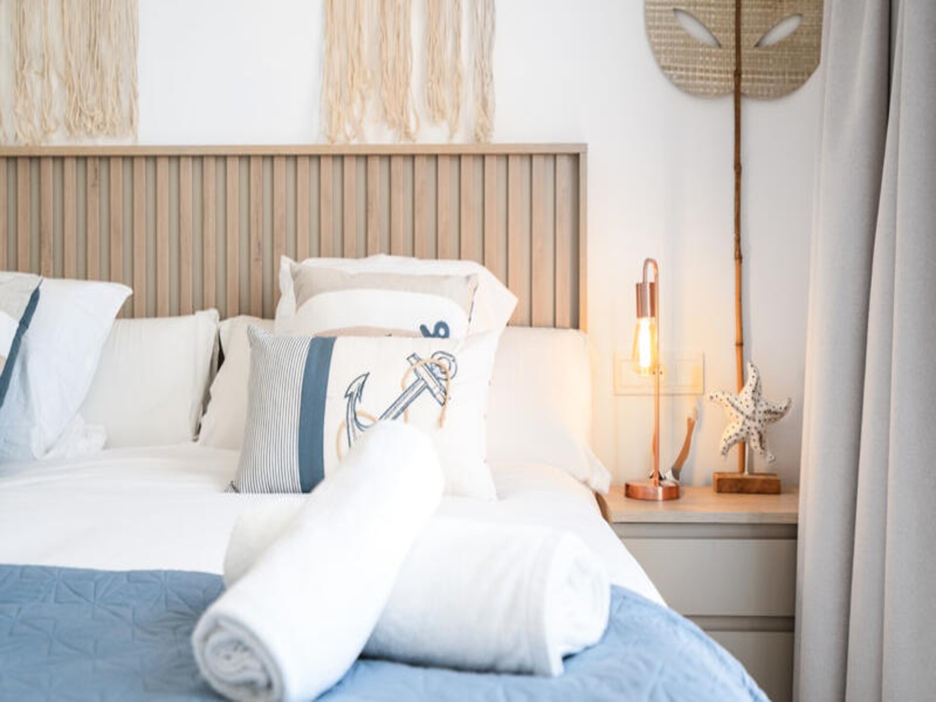 Modern appartement aan kristalheldere lagune bij Casares, vlakbij Estepona - foto 14