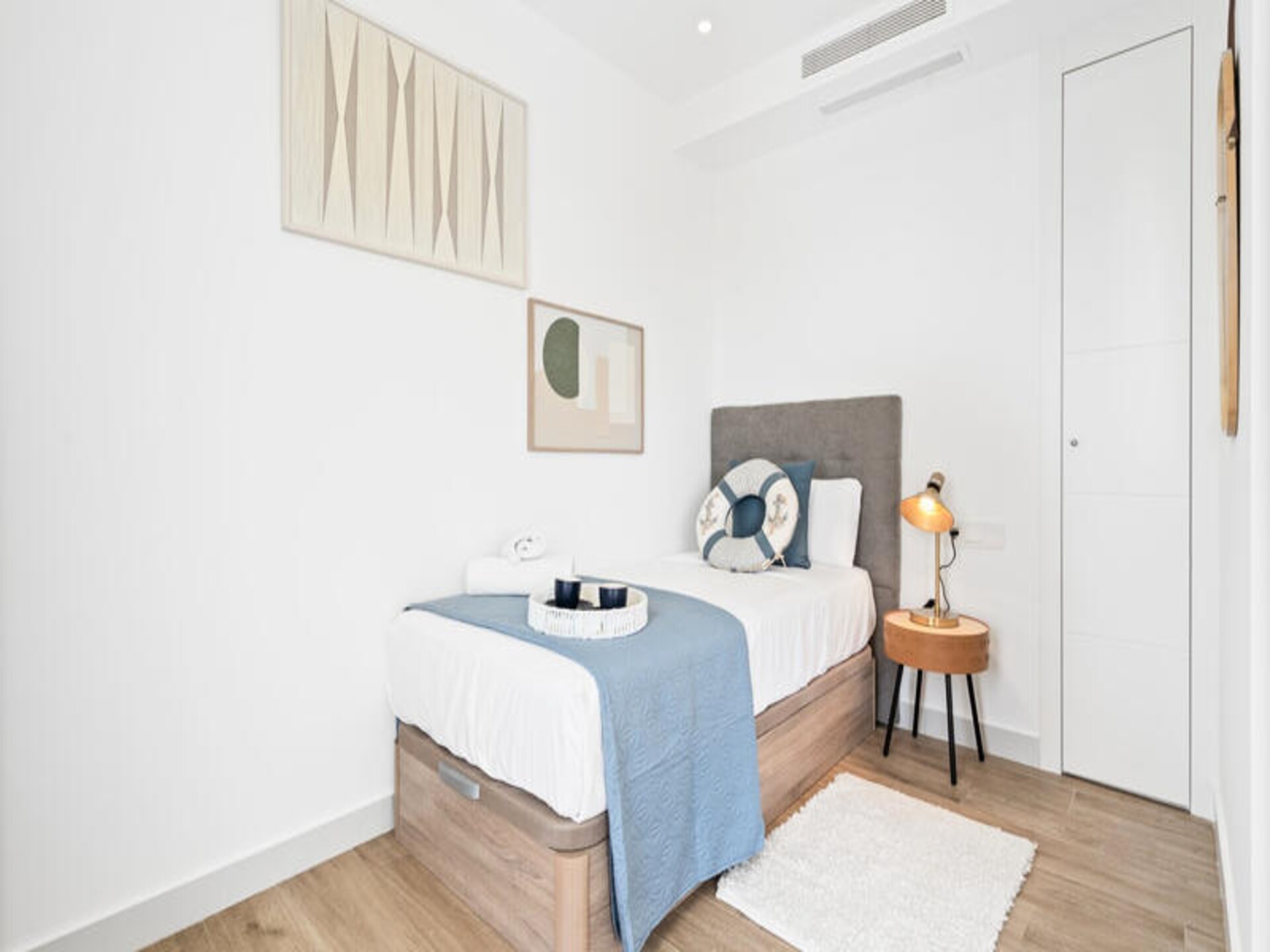 Modern appartement aan kristalheldere lagune bij Casares, vlakbij Estepona - foto 18