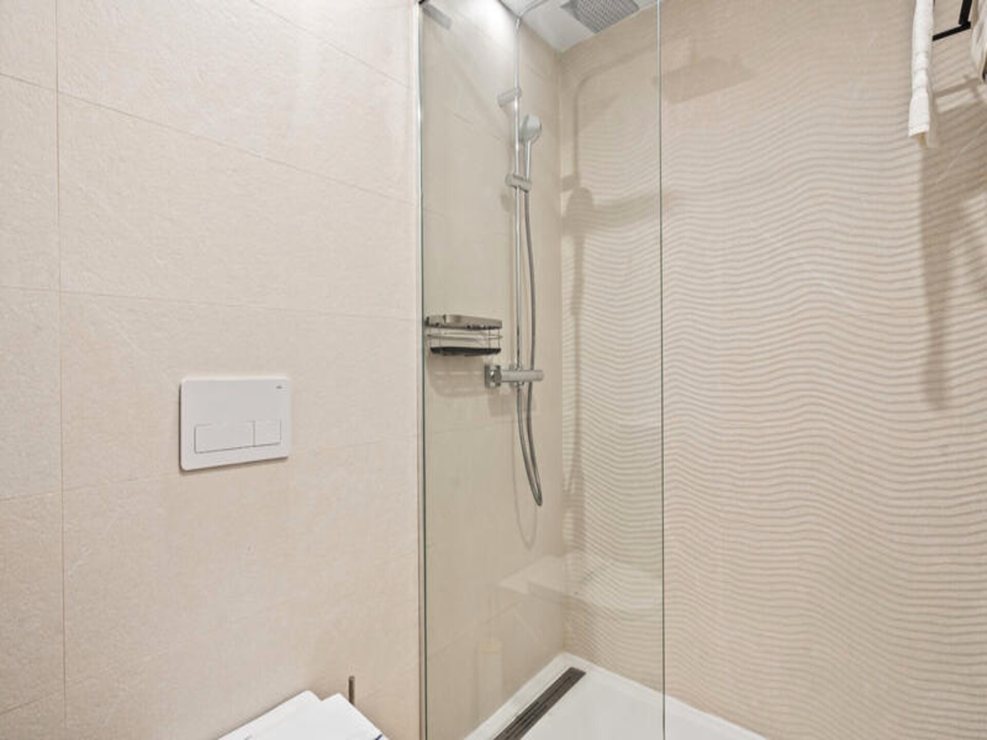 Modern appartement aan kristalheldere lagune bij Casares, vlakbij Estepona - foto 21