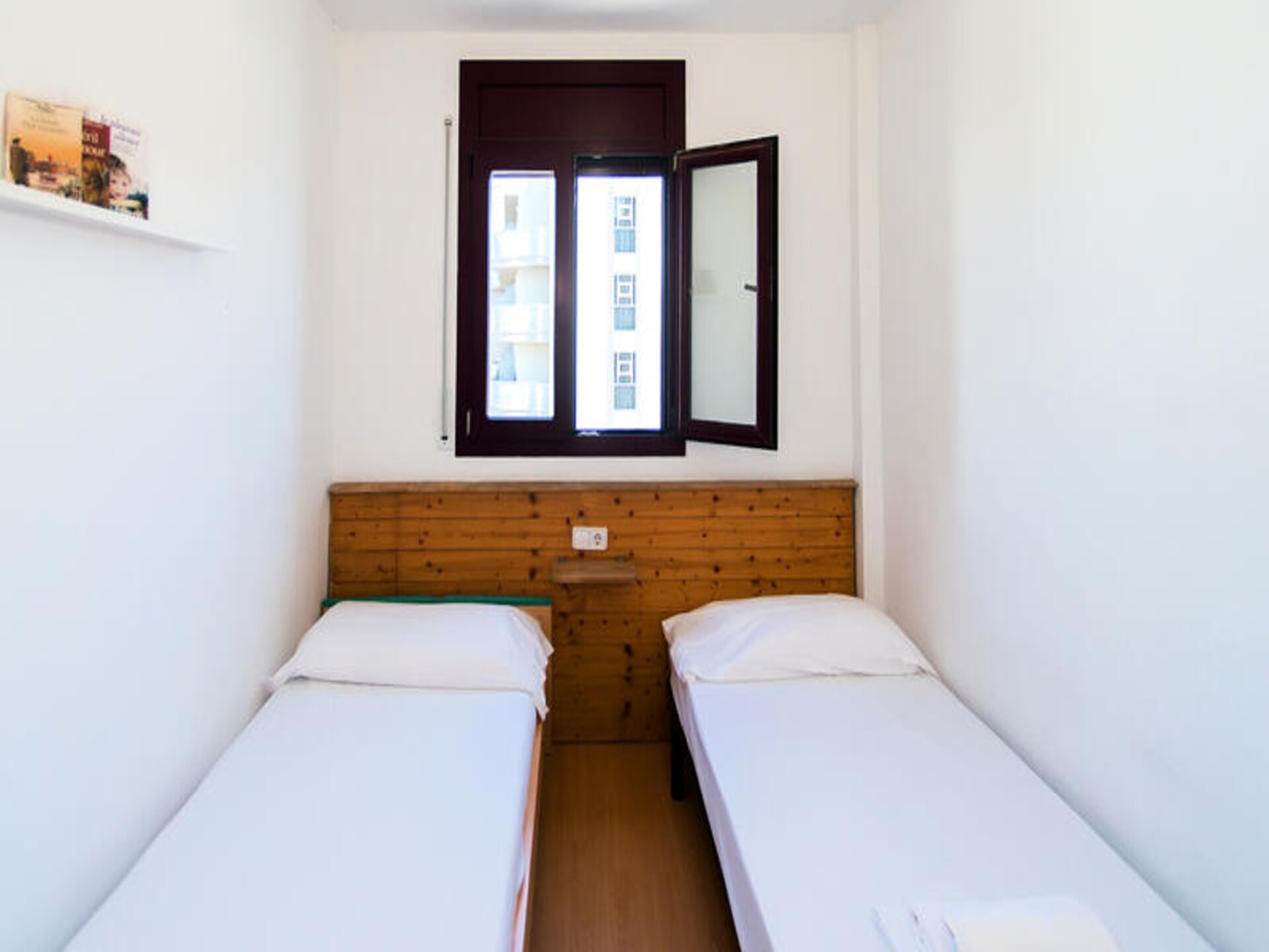 Licht appartement in Roses, 2 slaapkamers, vlakbij het strand - foto 4