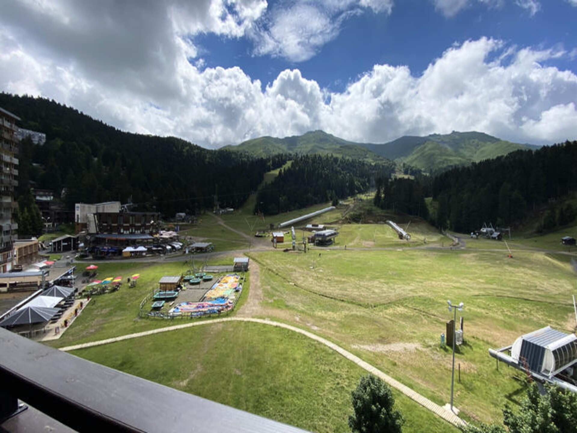 Gezellige studio op de piste in Lioran met balkon en bergzicht - foto 27