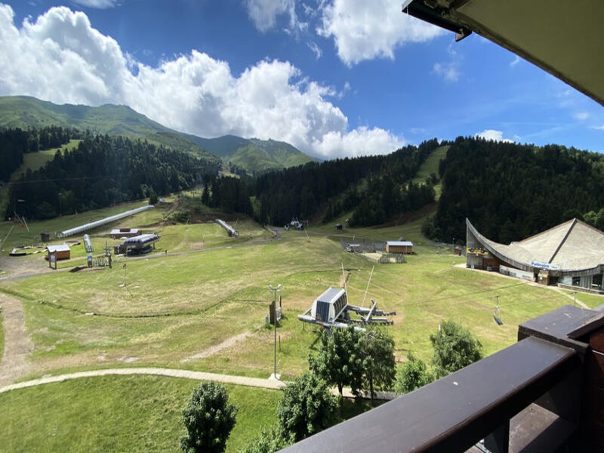 Gezellige studio op de piste in Lioran met balkon en bergzicht - foto 29