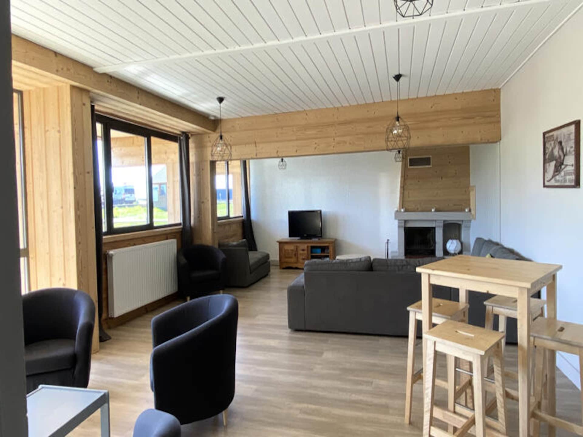 Ruime groepsaccommodatie in Albepierre-Bredons met uitzicht op Plomb du Cantal - foto 5