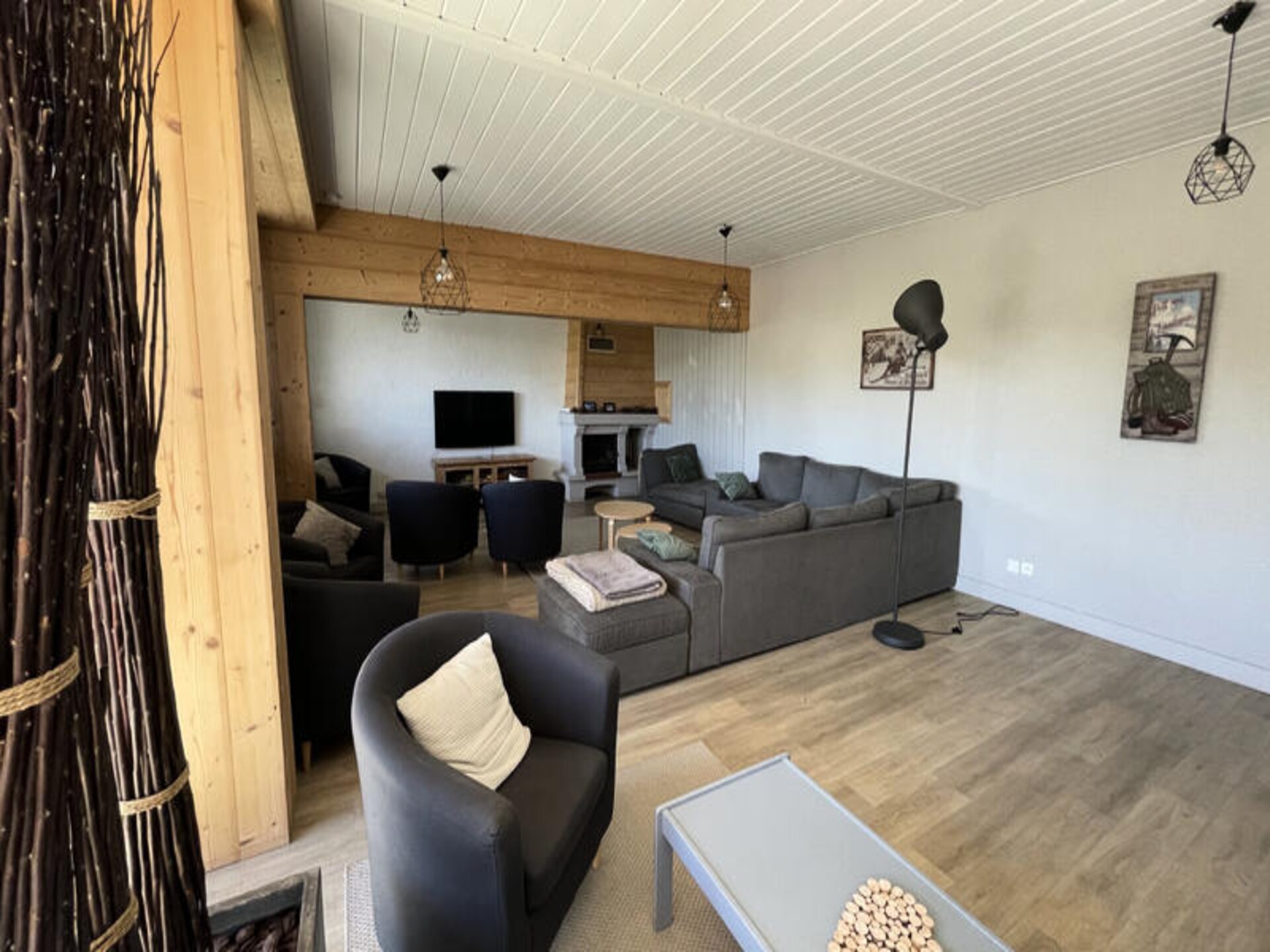 Ruime groepsaccommodatie in Albepierre-Bredons met uitzicht op Plomb du Cantal - foto 10