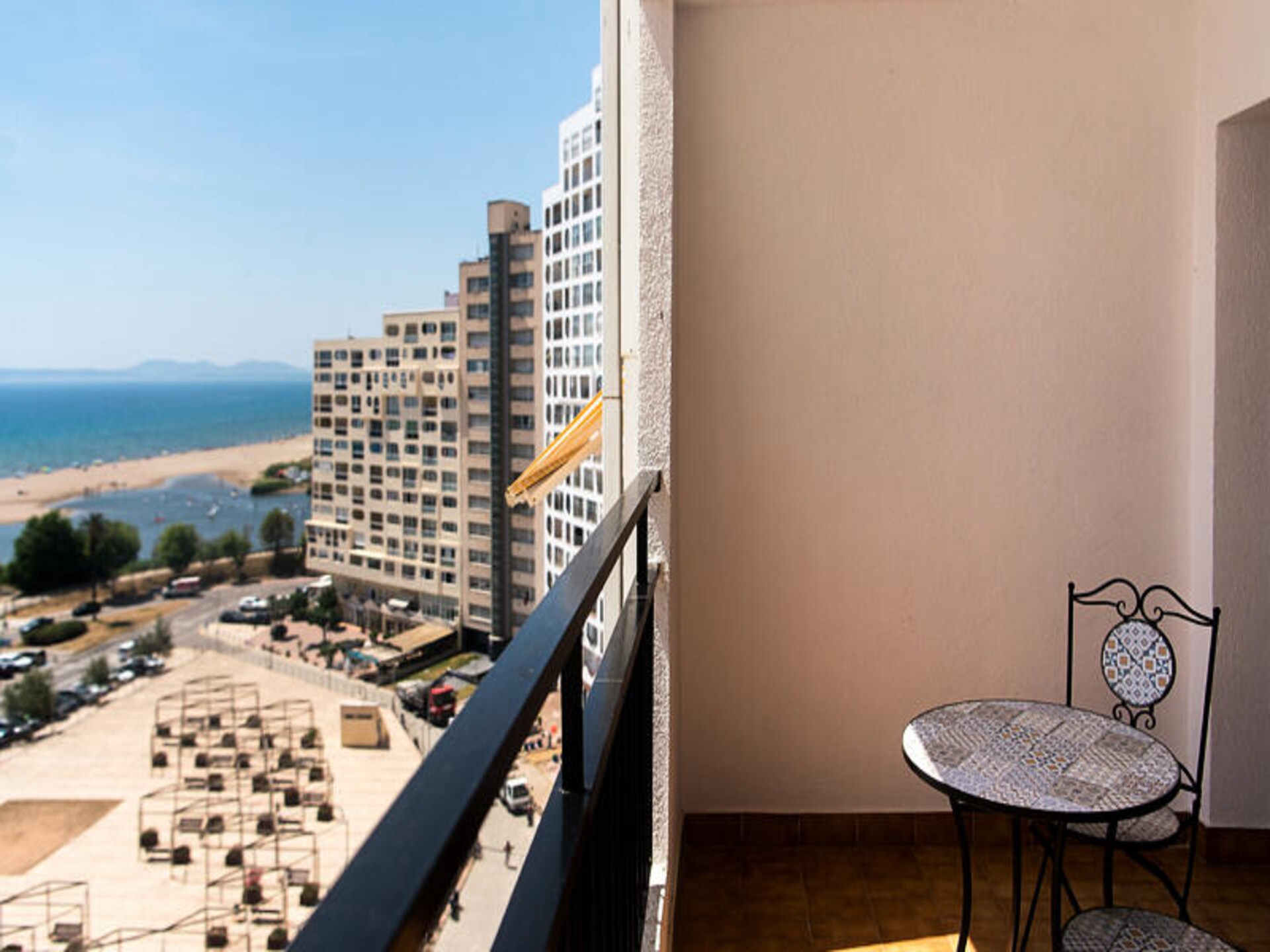 Zonnige studio op 100m van strand Empuriabrava, airco & zeezicht - foto 13