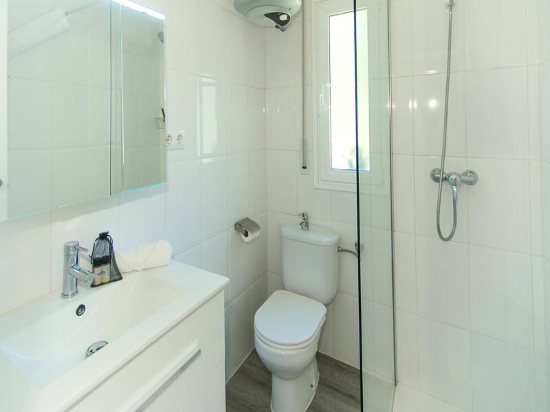 Appartement met zeezicht en terras op 250m van strand in Roses, Costa Brava - foto 26