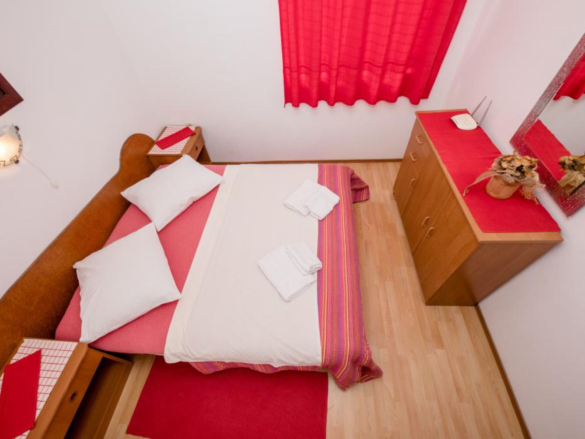 Ruim appartement voor 5 met terras vlakbij zee op Rab - foto 9