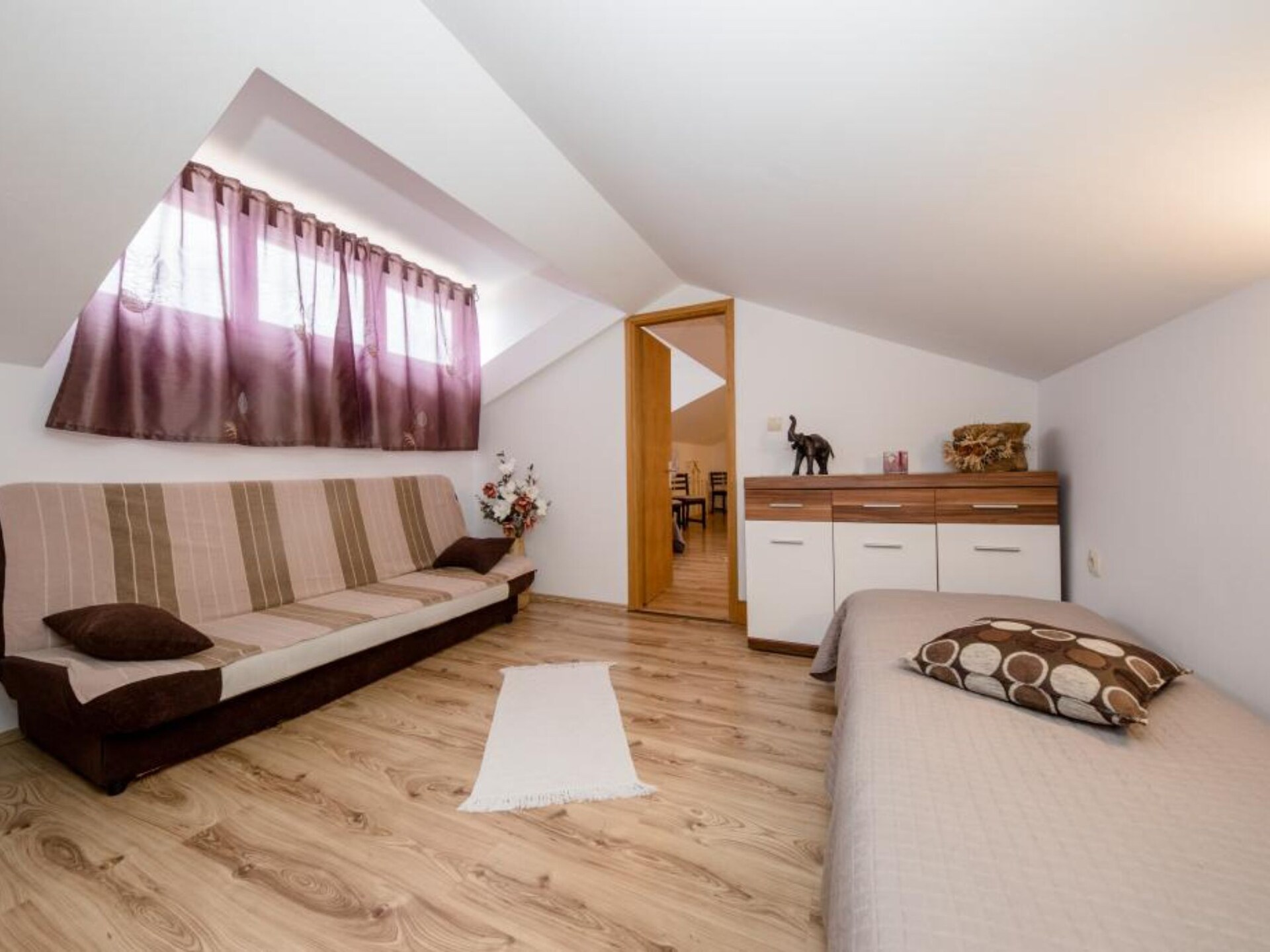 Knus appartement met terras op zonovergoten Rab, vlakbij zee - foto 8