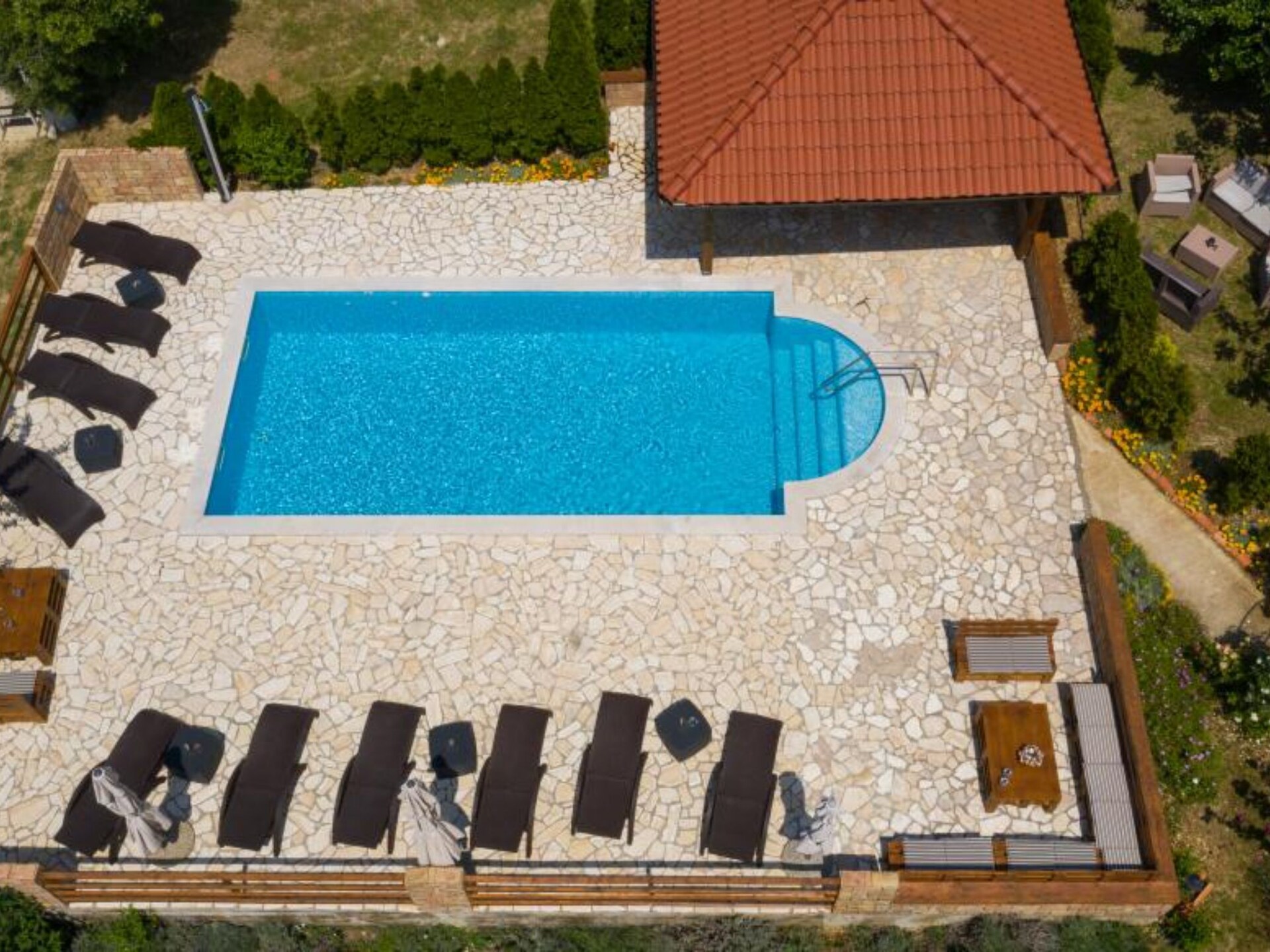 Knus appartement met terras op zonovergoten Rab, vlakbij zee - foto 20
