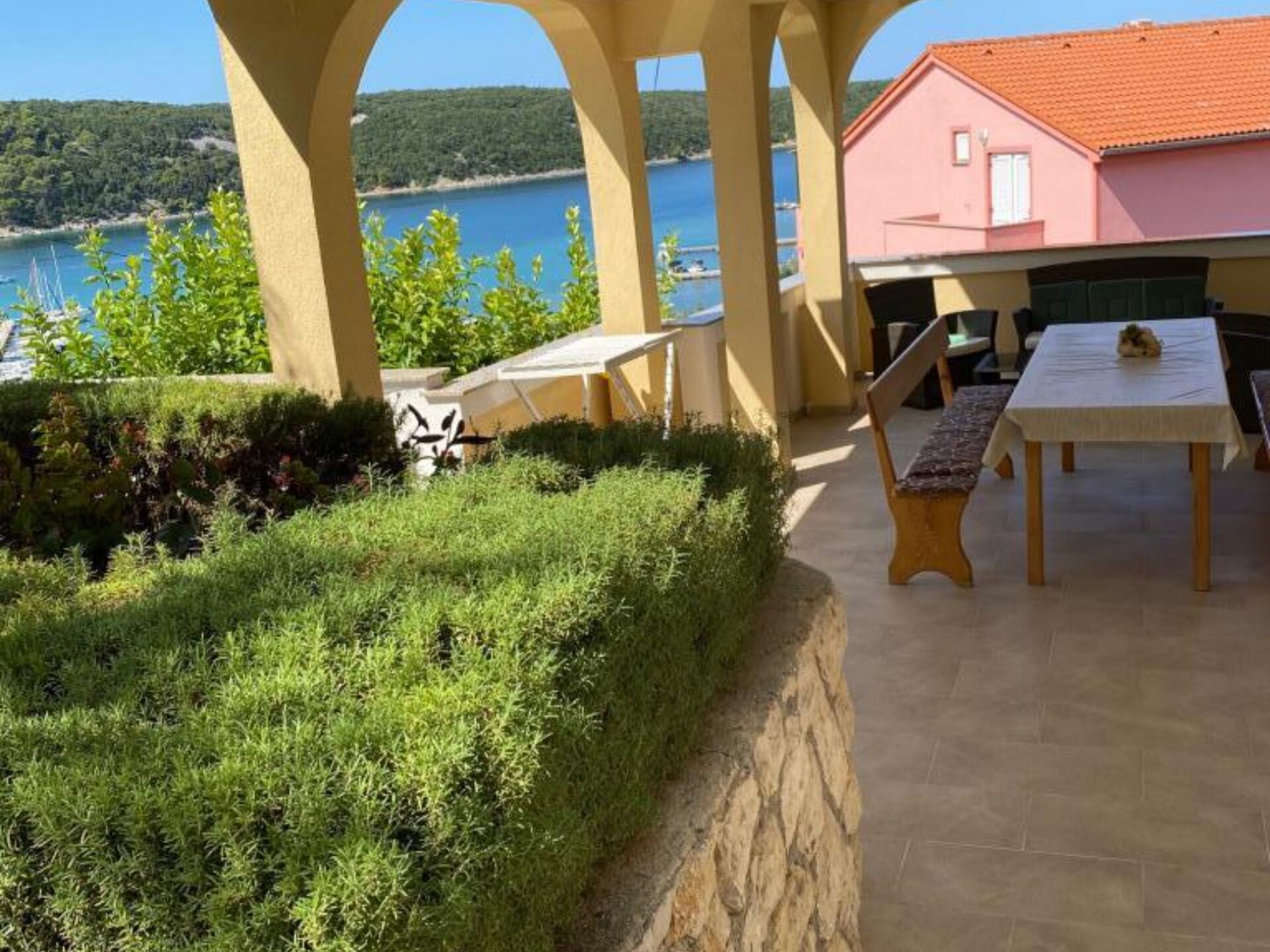 Ruim 3-slaapkamerappartement aan zee in Supetarska Draga, Rab - foto 10