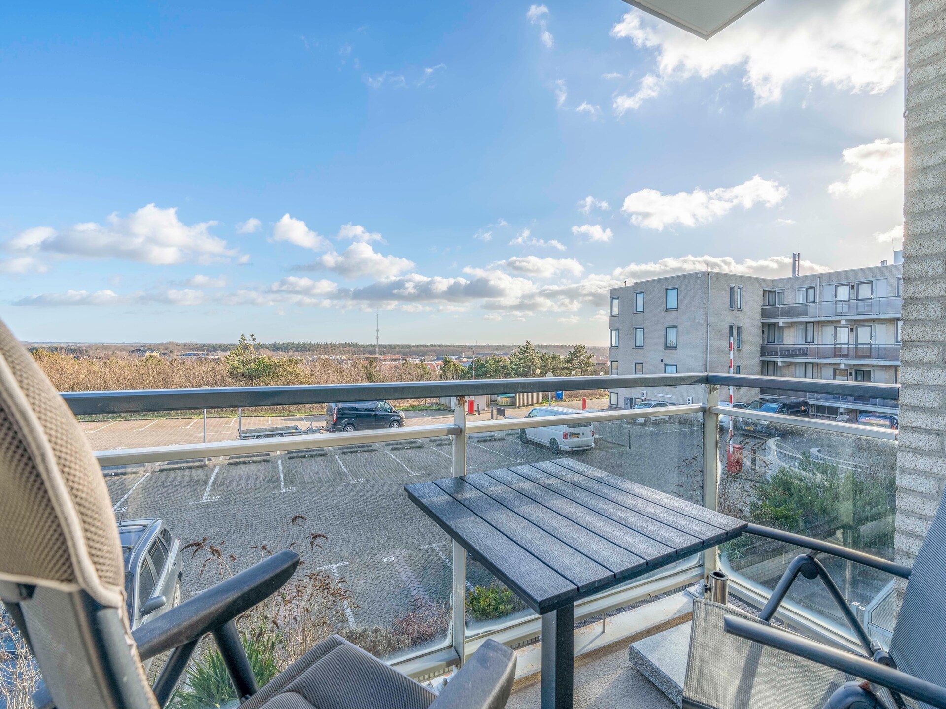Modern appartement met balkon, uitzicht en bosligging in hartje De Koog - foto 8