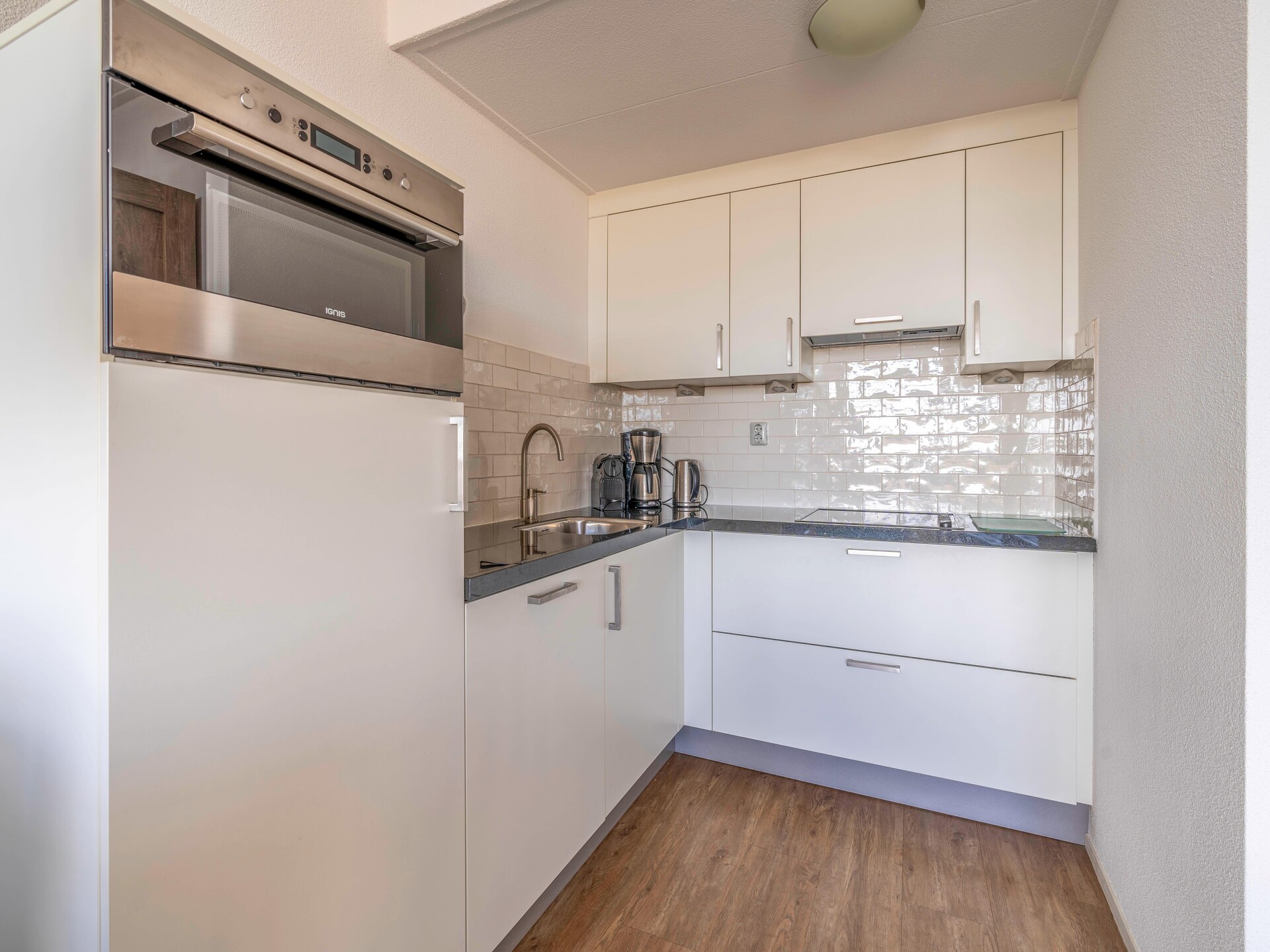 Modern appartement met balkon, uitzicht en bosligging in hartje De Koog - foto 4