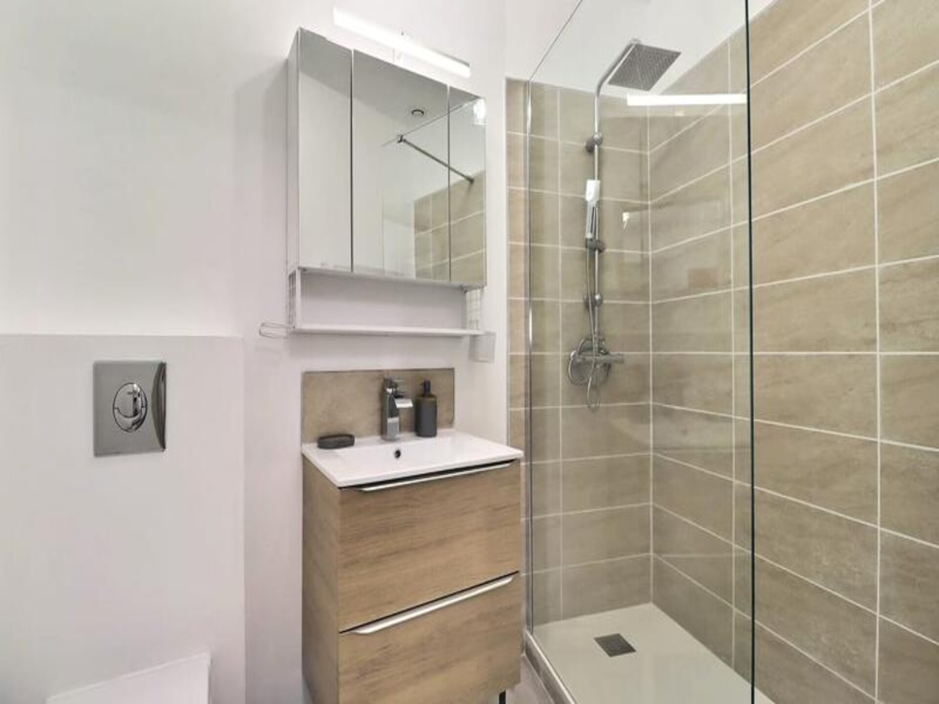Verfijnd Appartement in Hartje Arles – Airco, Luxe & Stijl - foto 4