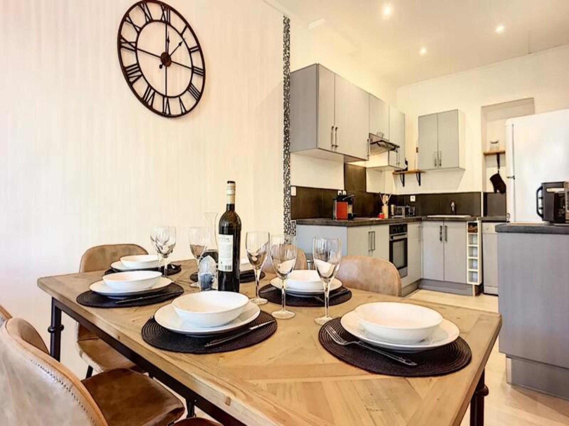 Authentiek appartement op de Provençaalse markt in hartje Antibes - foto 6