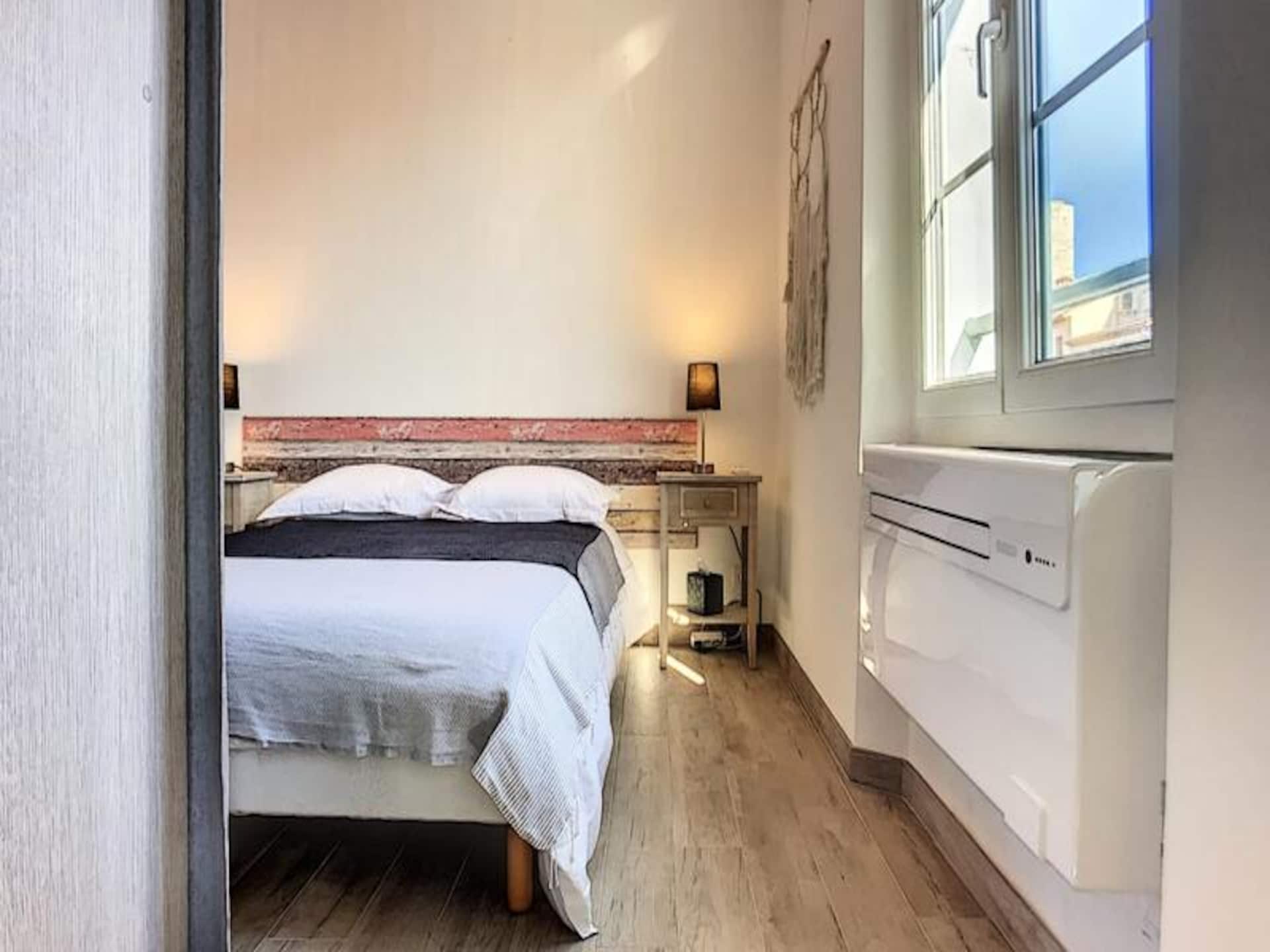 Authentiek appartement op de Provençaalse markt in hartje Antibes - foto 12