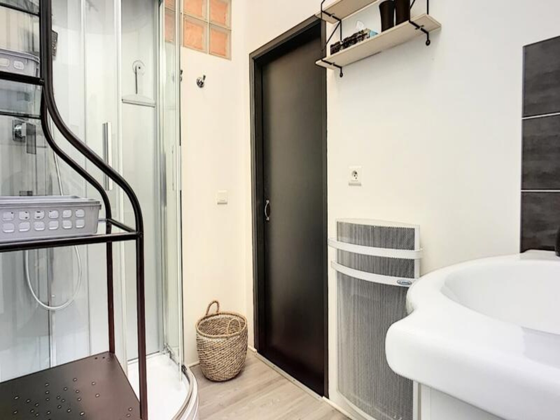 Authentiek appartement op de Provençaalse markt in hartje Antibes - foto 19