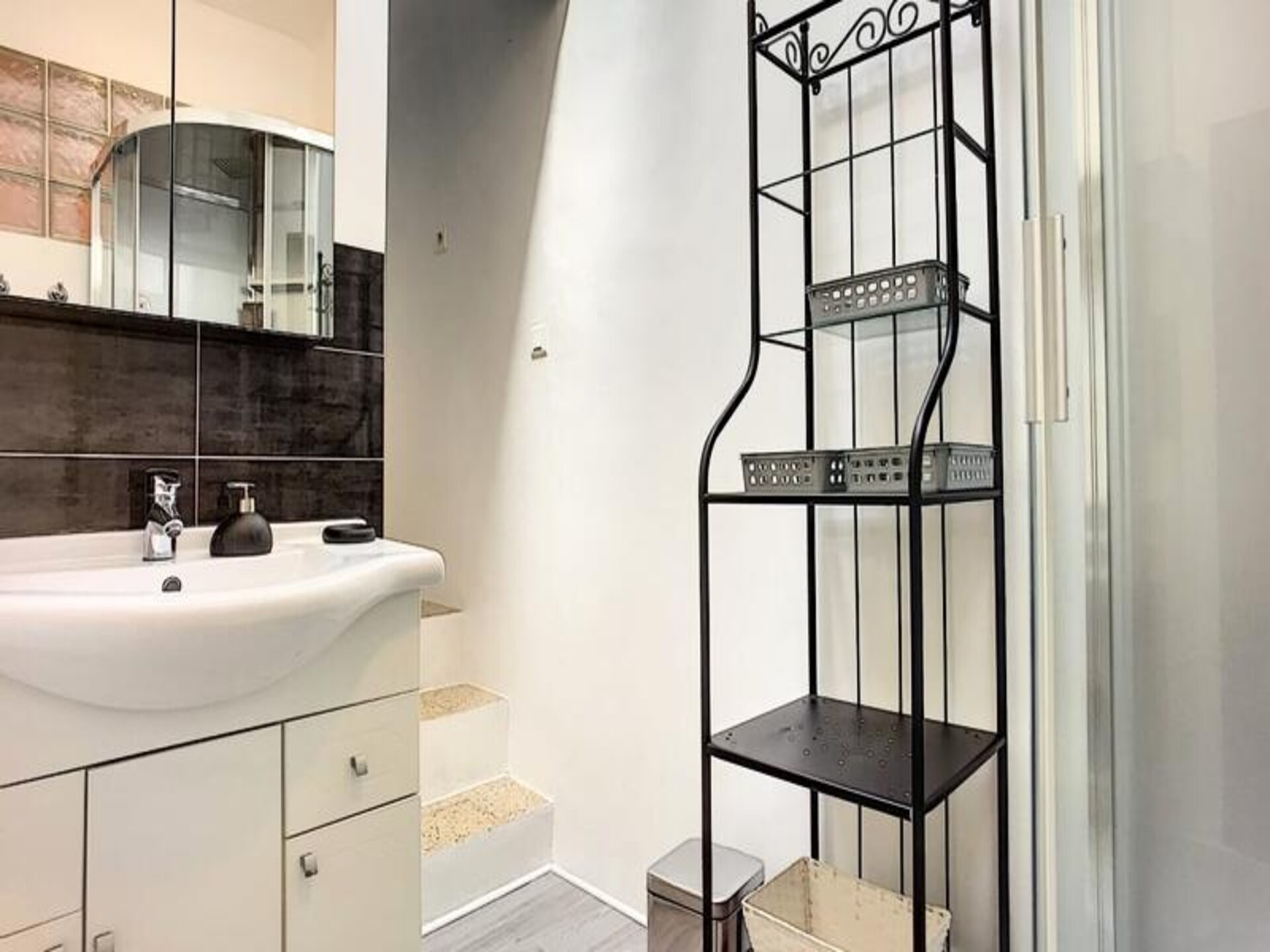 Authentiek appartement op de Provençaalse markt in hartje Antibes - foto 20