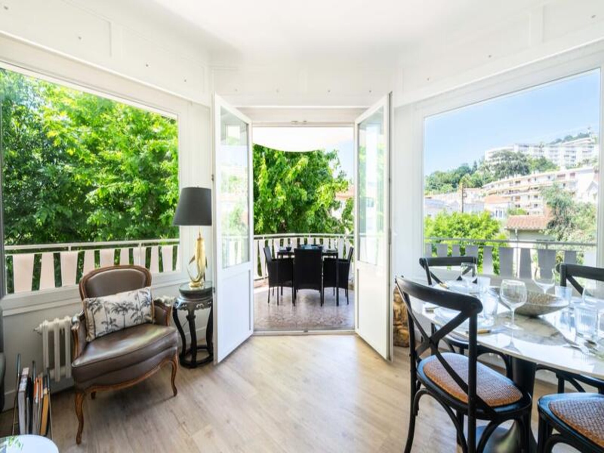 Licht appartement in Cannes met terras, op 6 minuten lopen van het strand - foto 1