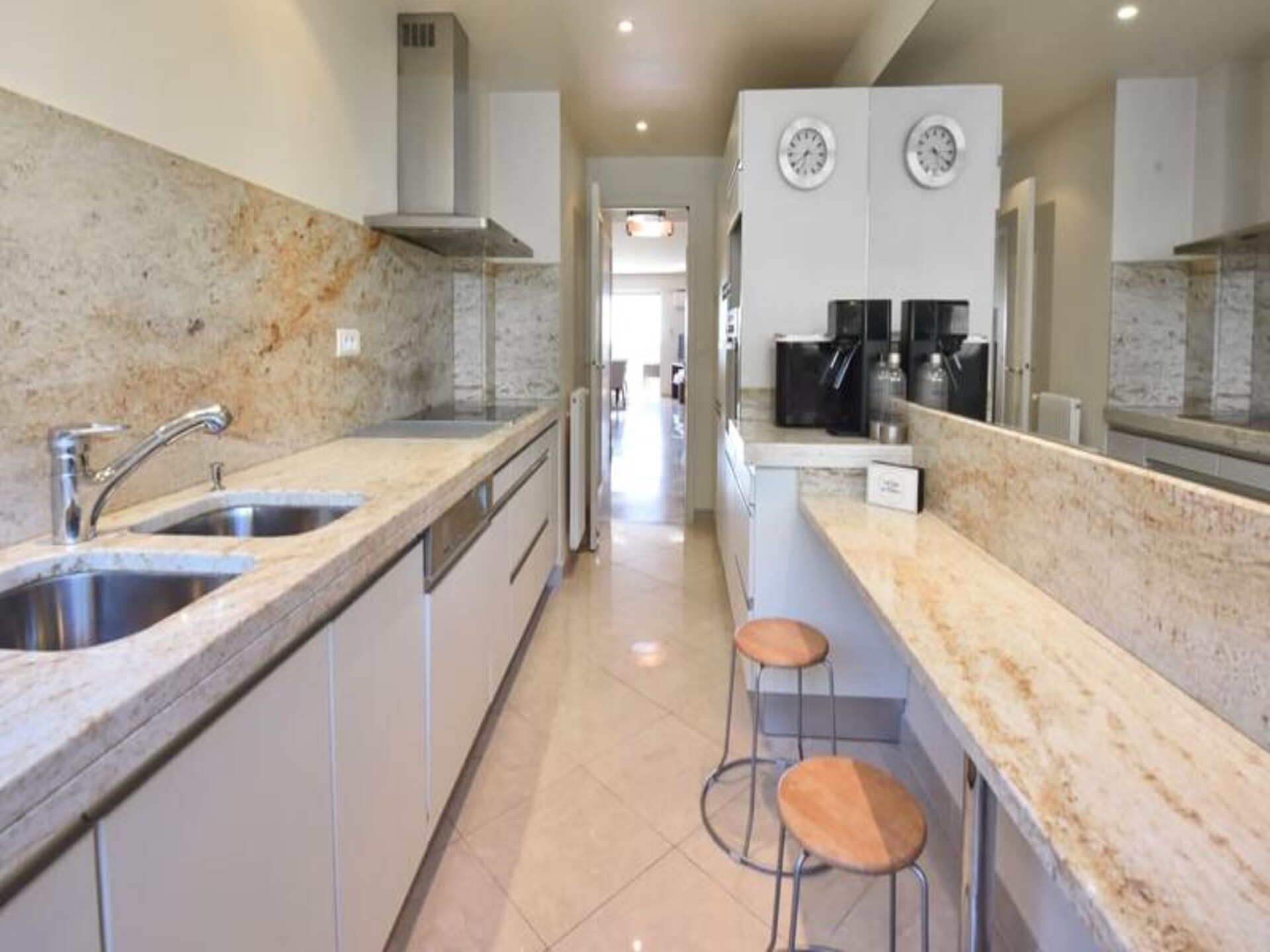 Licht appartement met 2 suites, zwembad en zeezicht nabij centrum Cannes - foto 6