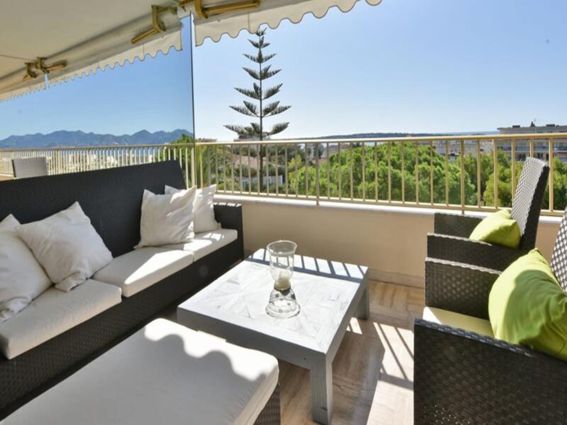 Licht appartement met 2 suites, zwembad en zeezicht nabij centrum Cannes - foto 7