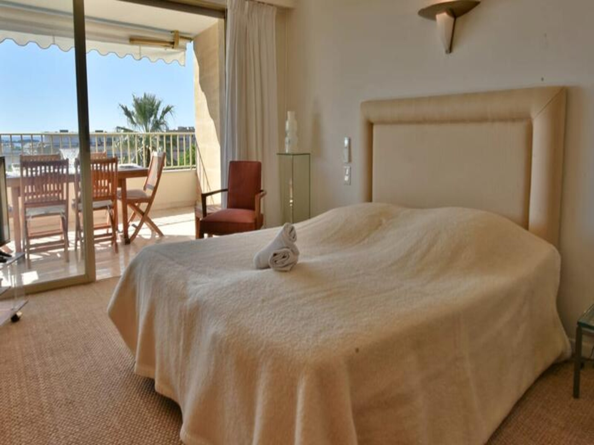 Licht appartement met 2 suites, zwembad en zeezicht nabij centrum Cannes - foto 9