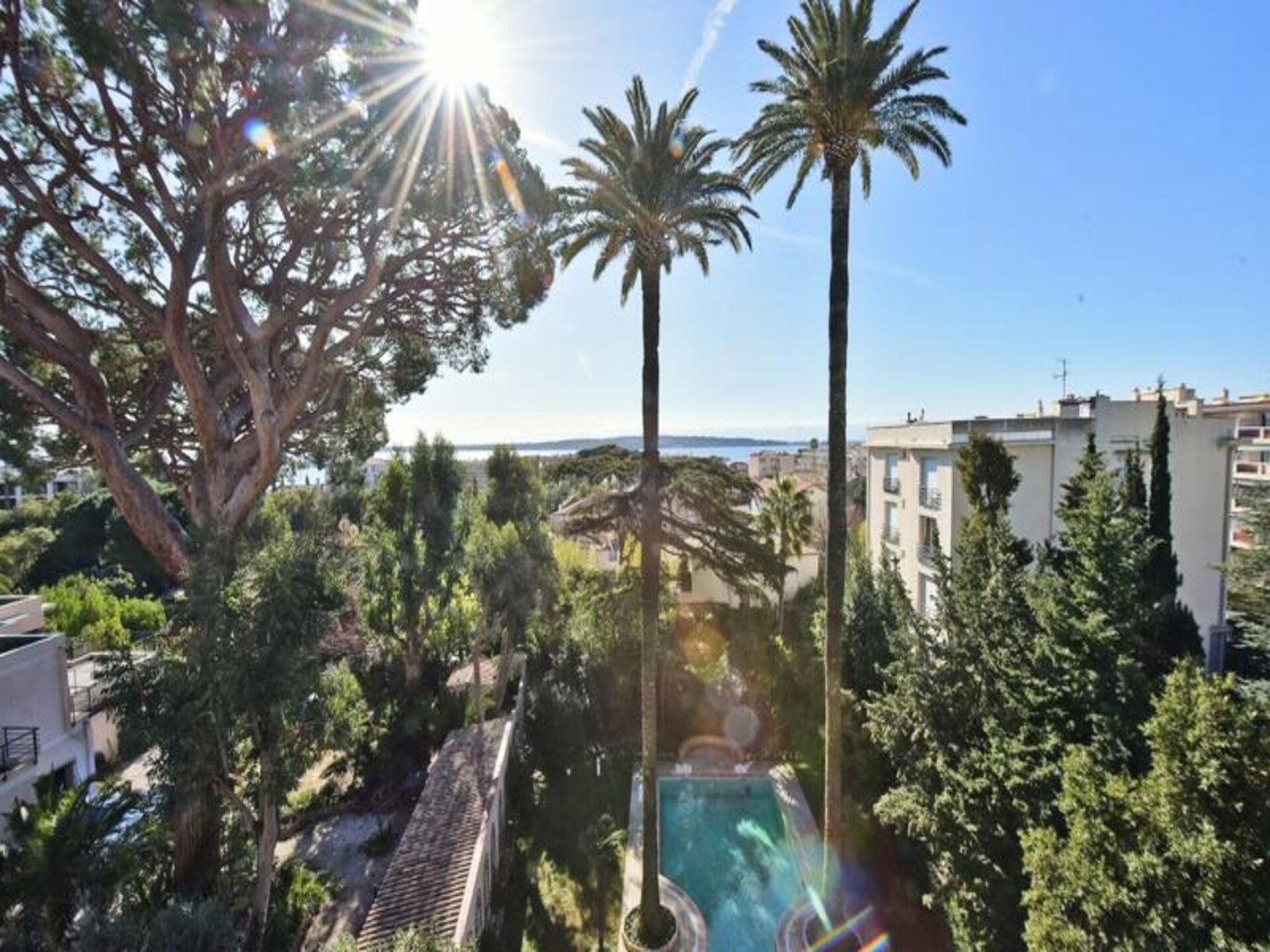 Elegant appartement in Cannes met zwembad en adembenemend zeezicht - foto 2