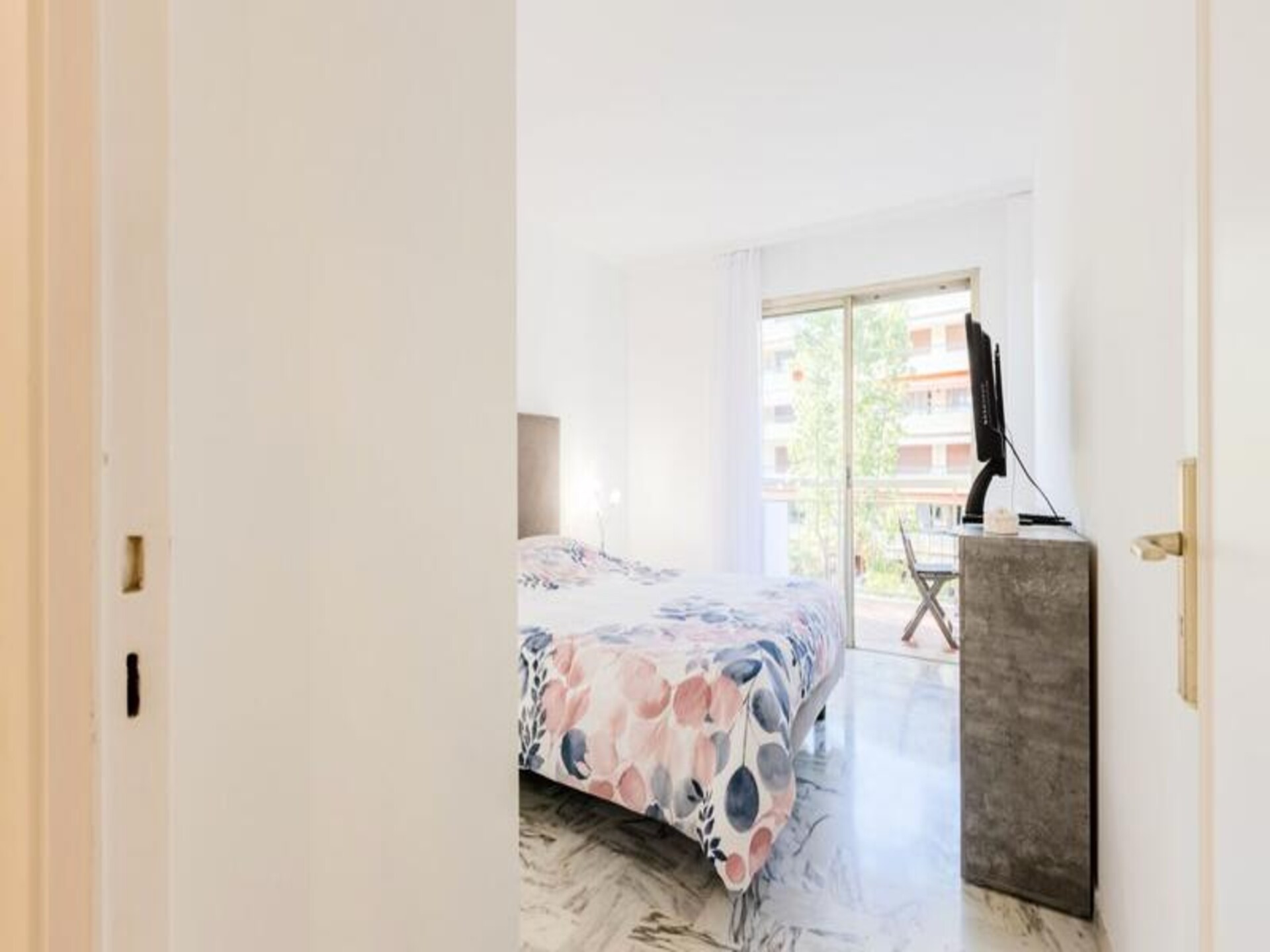Gerenoveerd 3-kamerappartement in park, 5 minuten van centrum Cannes - foto 14