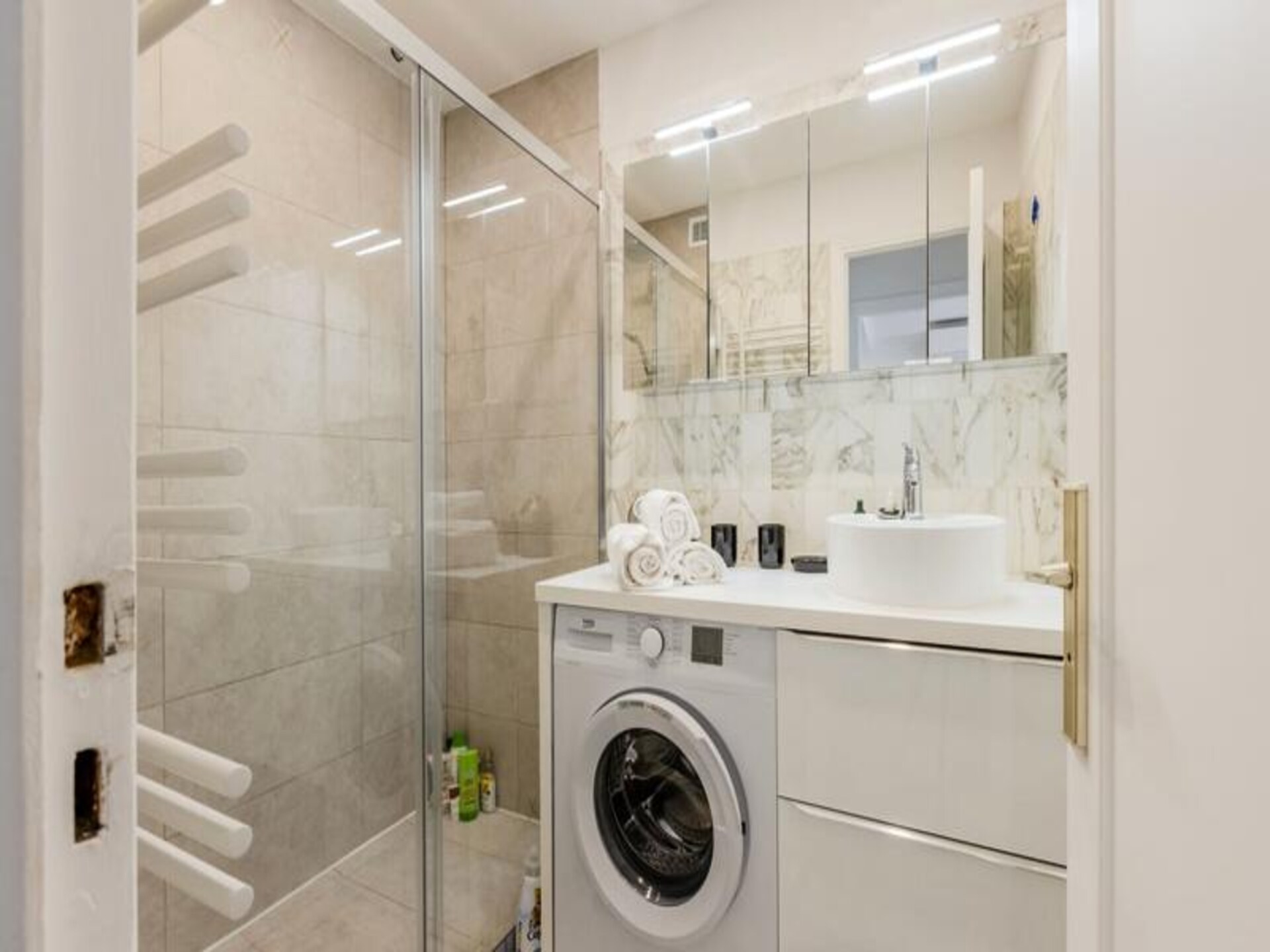 Gerenoveerd 3-kamerappartement in park, 5 minuten van centrum Cannes - foto 19