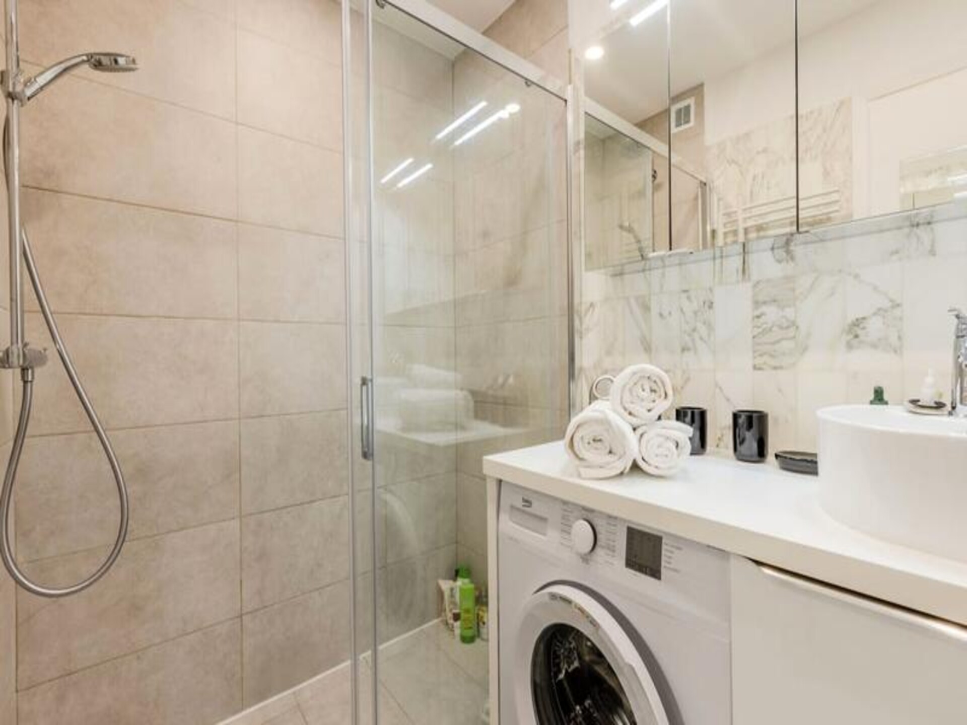 Gerenoveerd 3-kamerappartement in park, 5 minuten van centrum Cannes - foto 20