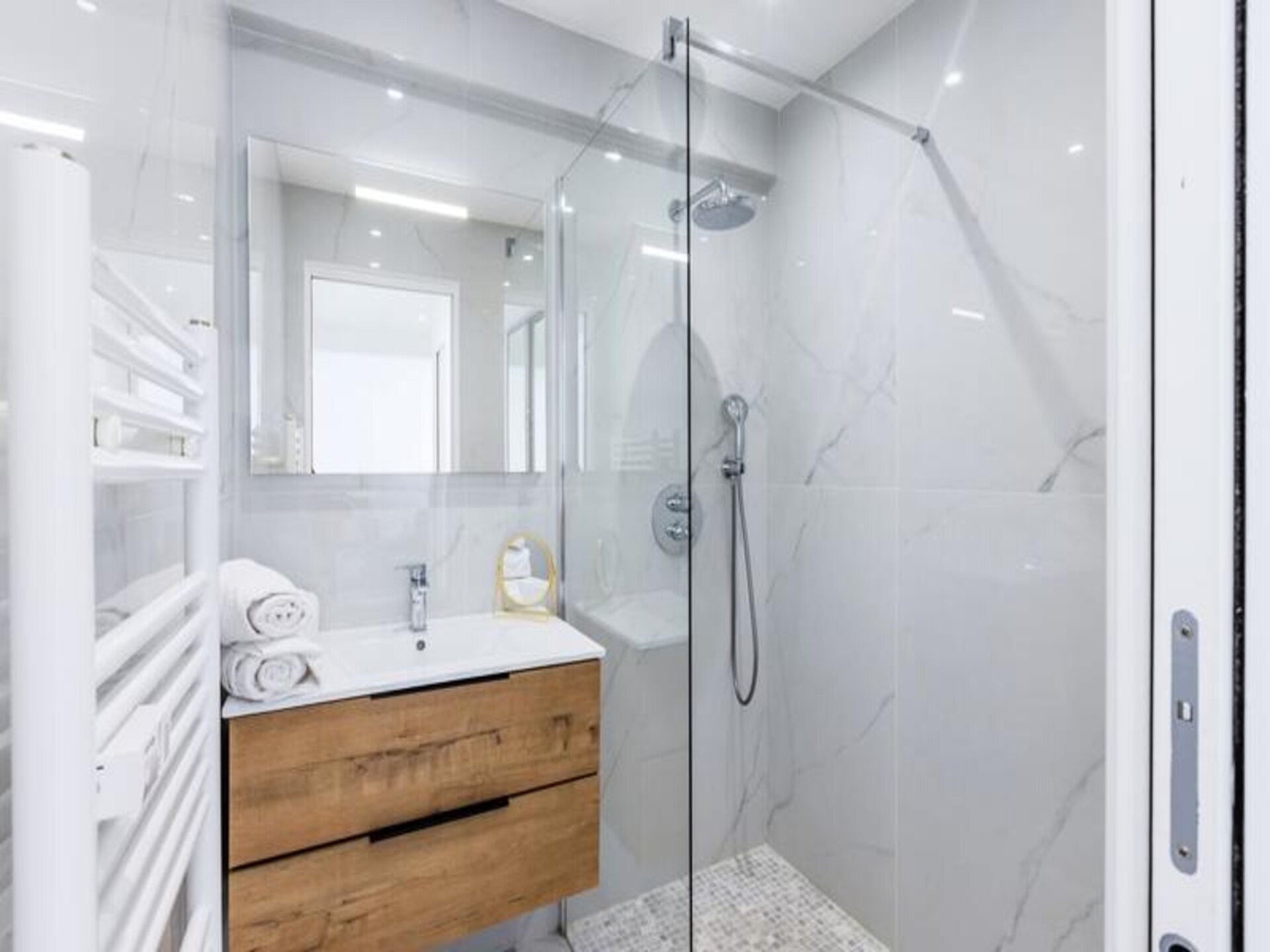 Chic appartement in Cannes met terras, op 5 minuten lopen van de Croisette - foto 17