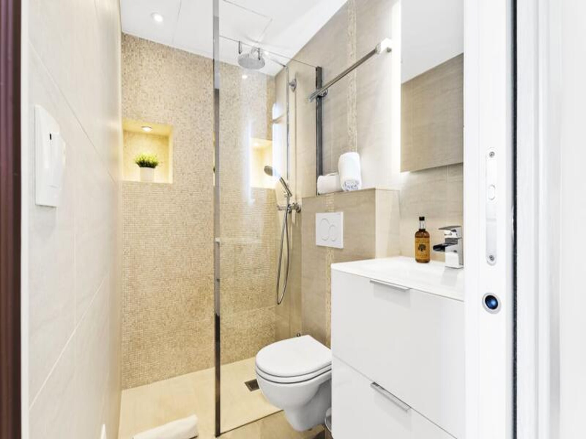 Modern appartement met terras, vlak bij de Croisette in Cannes - foto 10