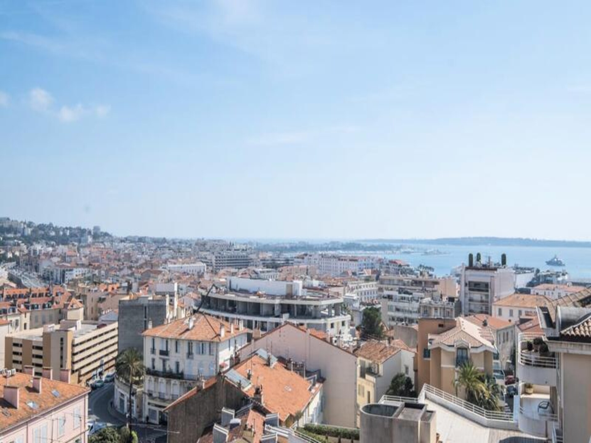 Elegant appartement met zeezicht, 10 min van centrum Cannes, parking inbegrepen - foto 3