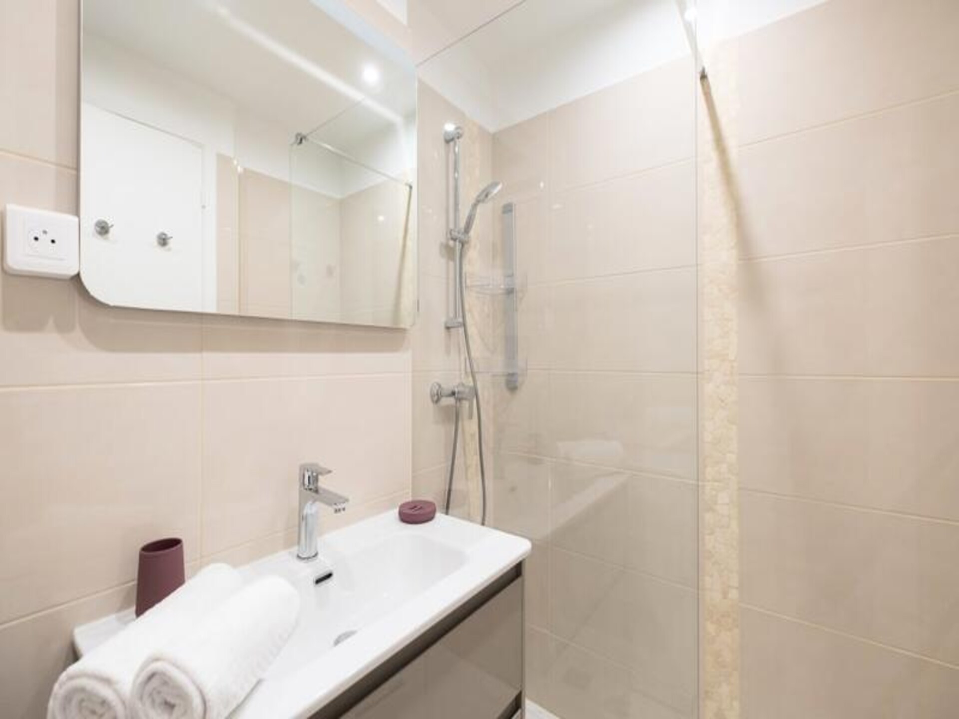 Elegant appartement met zeezicht, 10 min van centrum Cannes, parking inbegrepen - foto 16