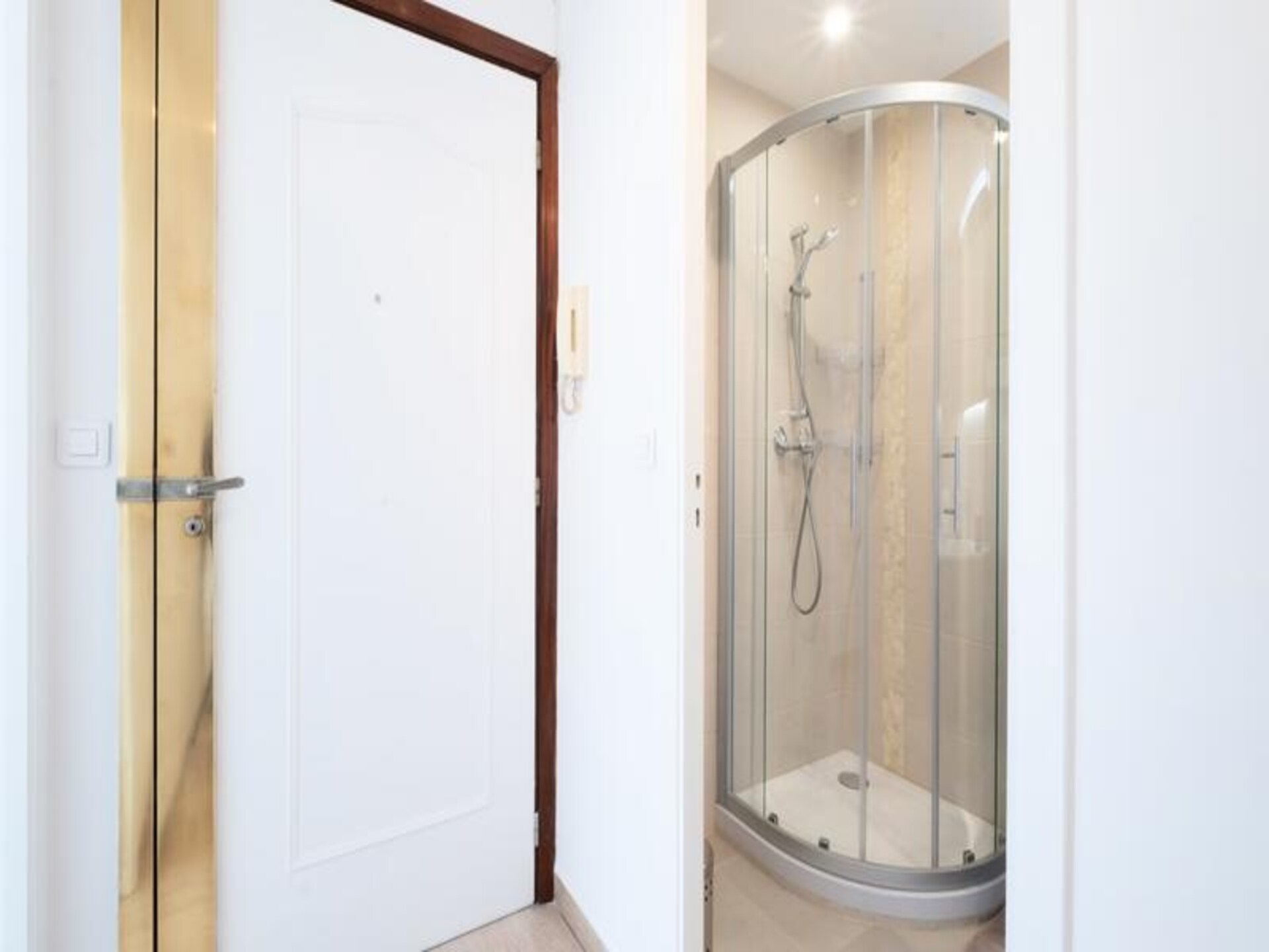 Elegant appartement met zeezicht, 10 min van centrum Cannes, parking inbegrepen - foto 23