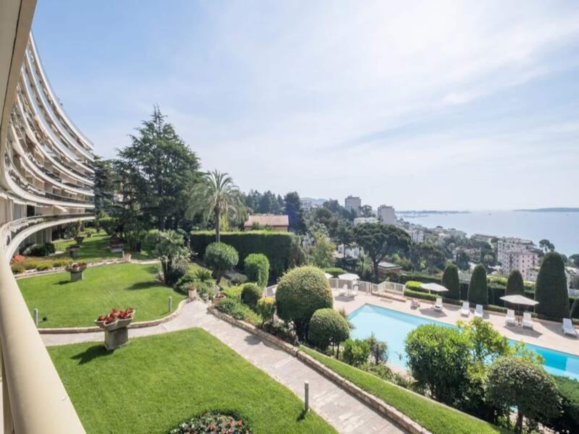 Licht appartement in Cannes met zwembad, tennis en panoramisch zeezicht - foto 5