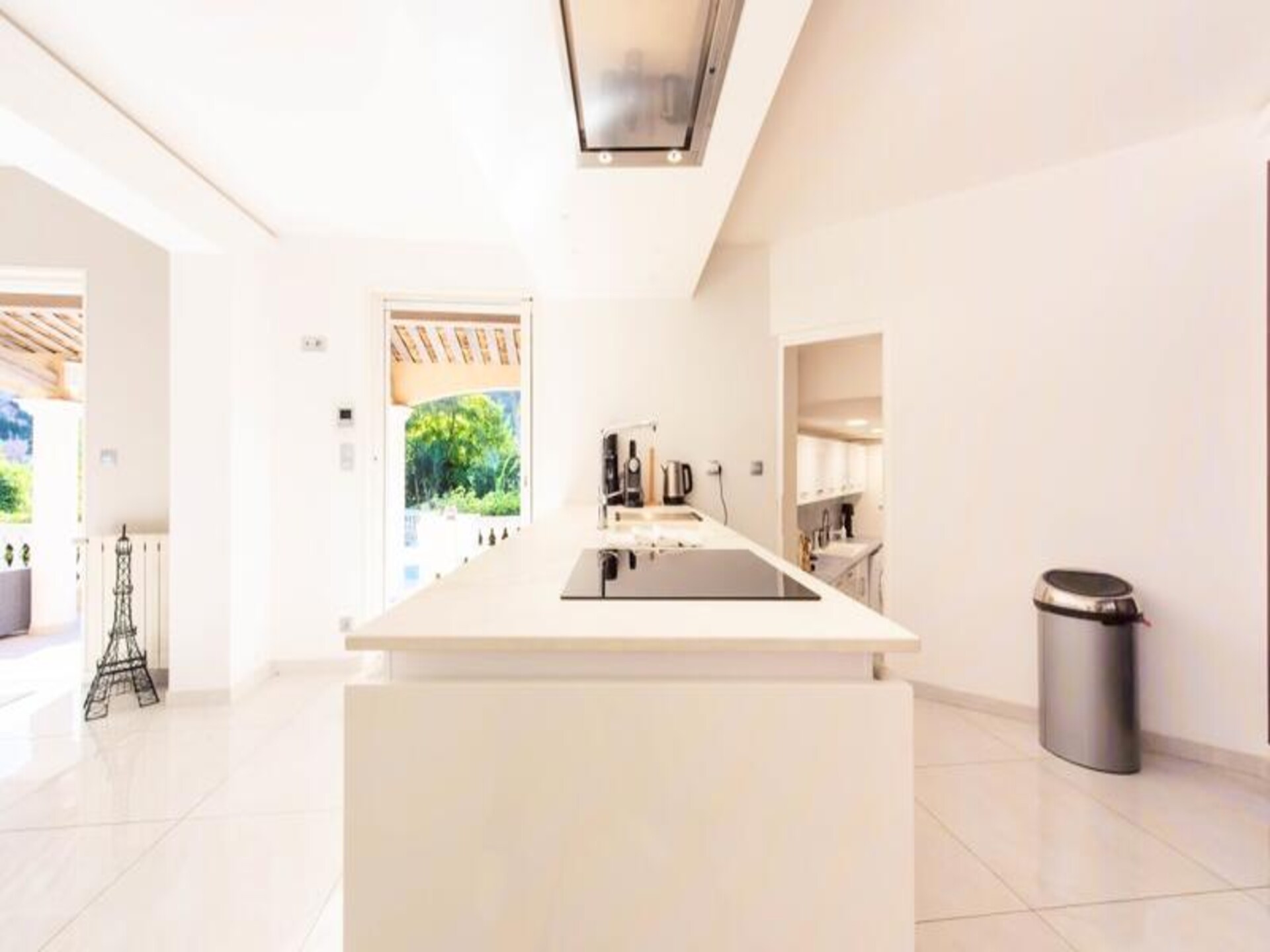 Luxe villa van 330m² met 6 slaapkamers, verwarmd zwembad en jacuzzi in Vallauris - foto 8