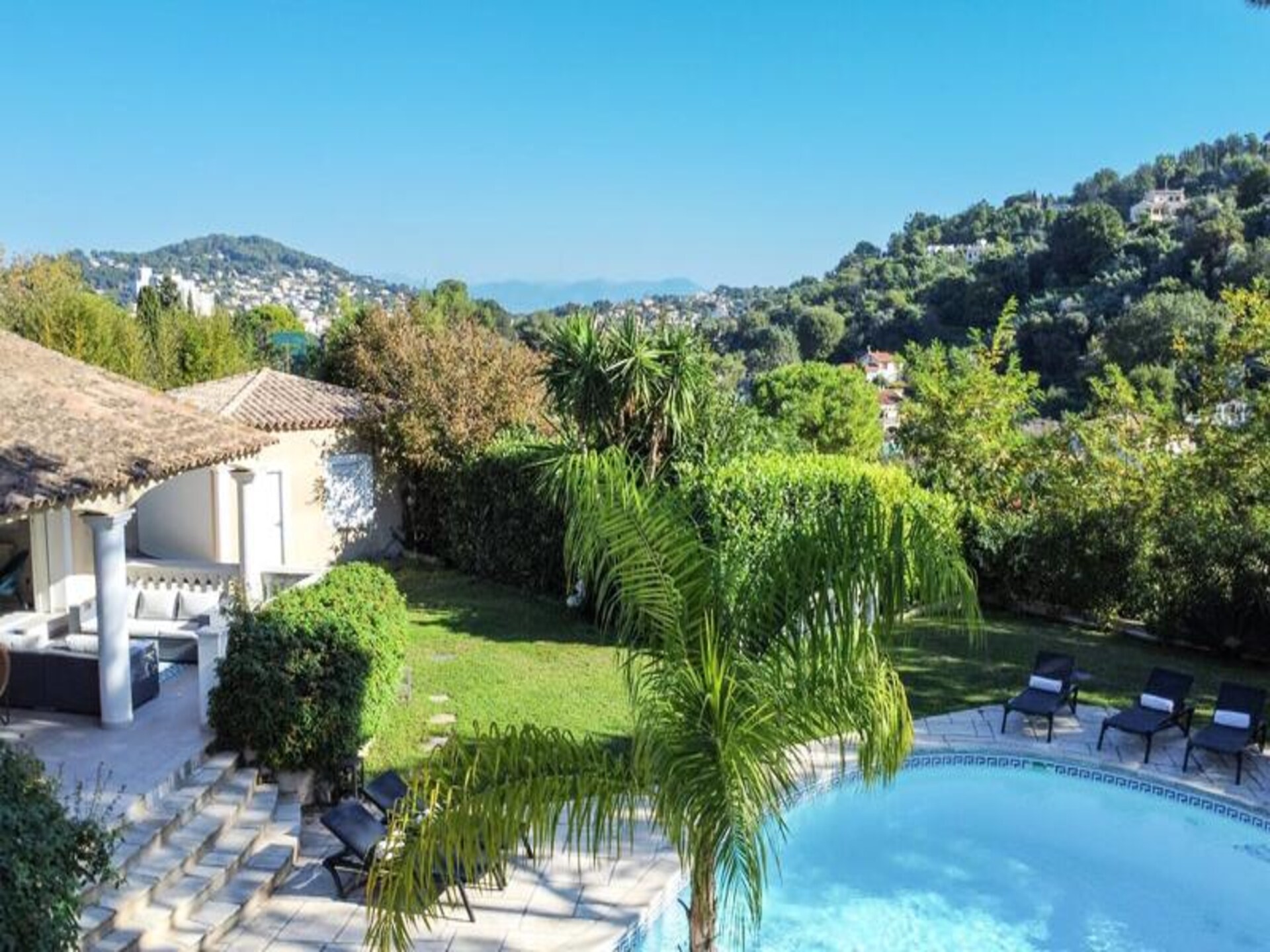 Luxe villa van 330m² met 6 slaapkamers, verwarmd zwembad en jacuzzi in Vallauris - foto 13